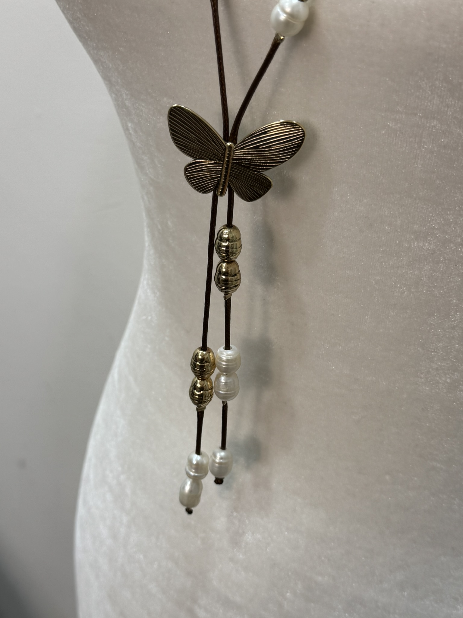 Collar largo mariposa