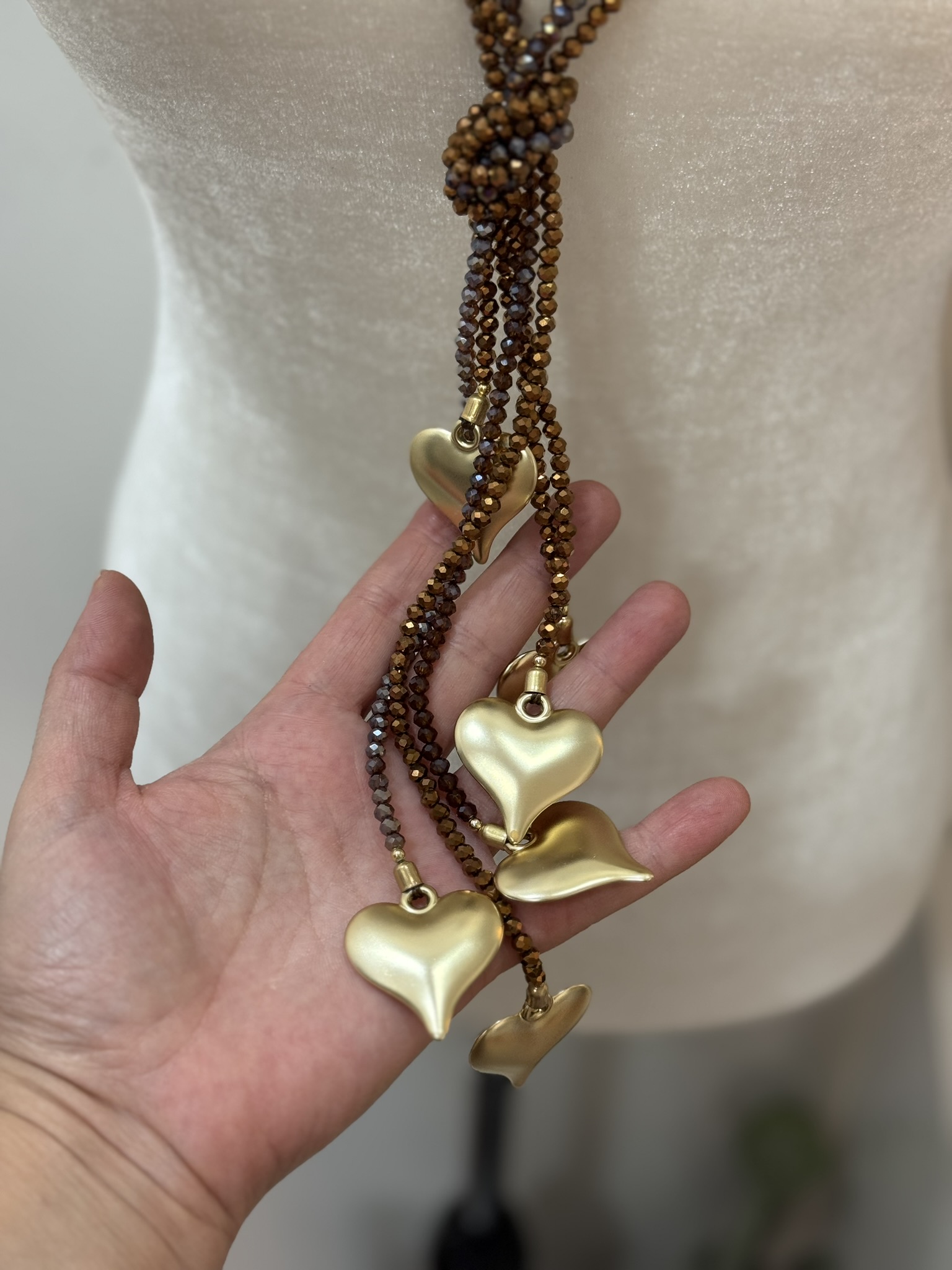 Collar nudo corazones