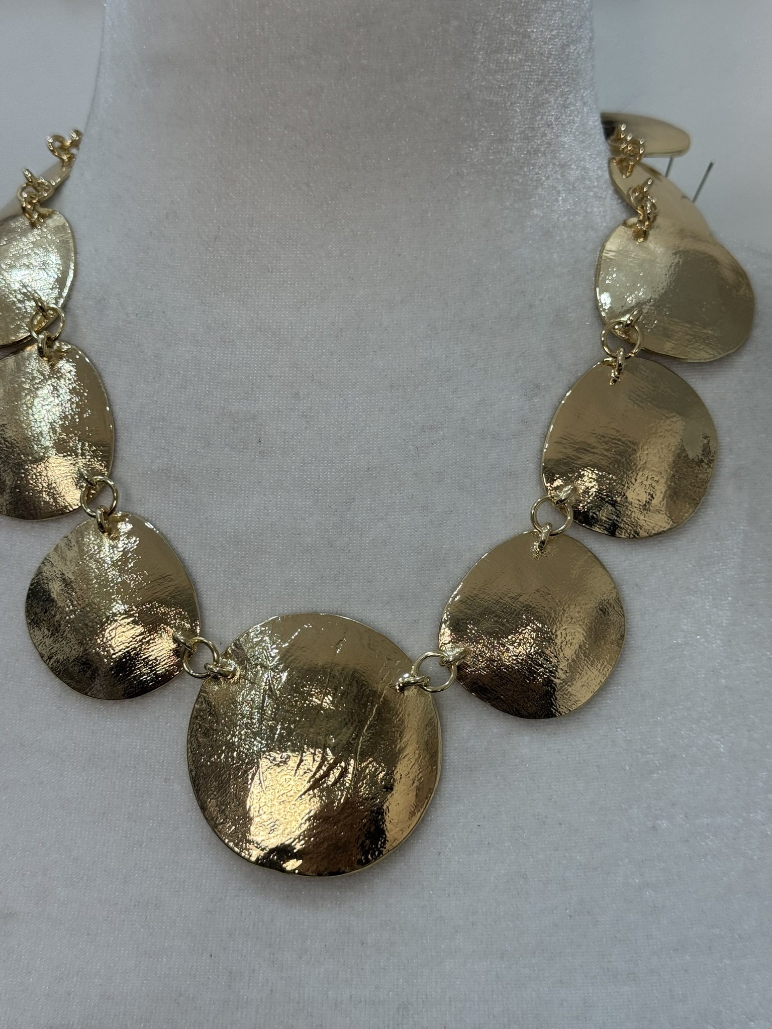 Collar ciculos dorados