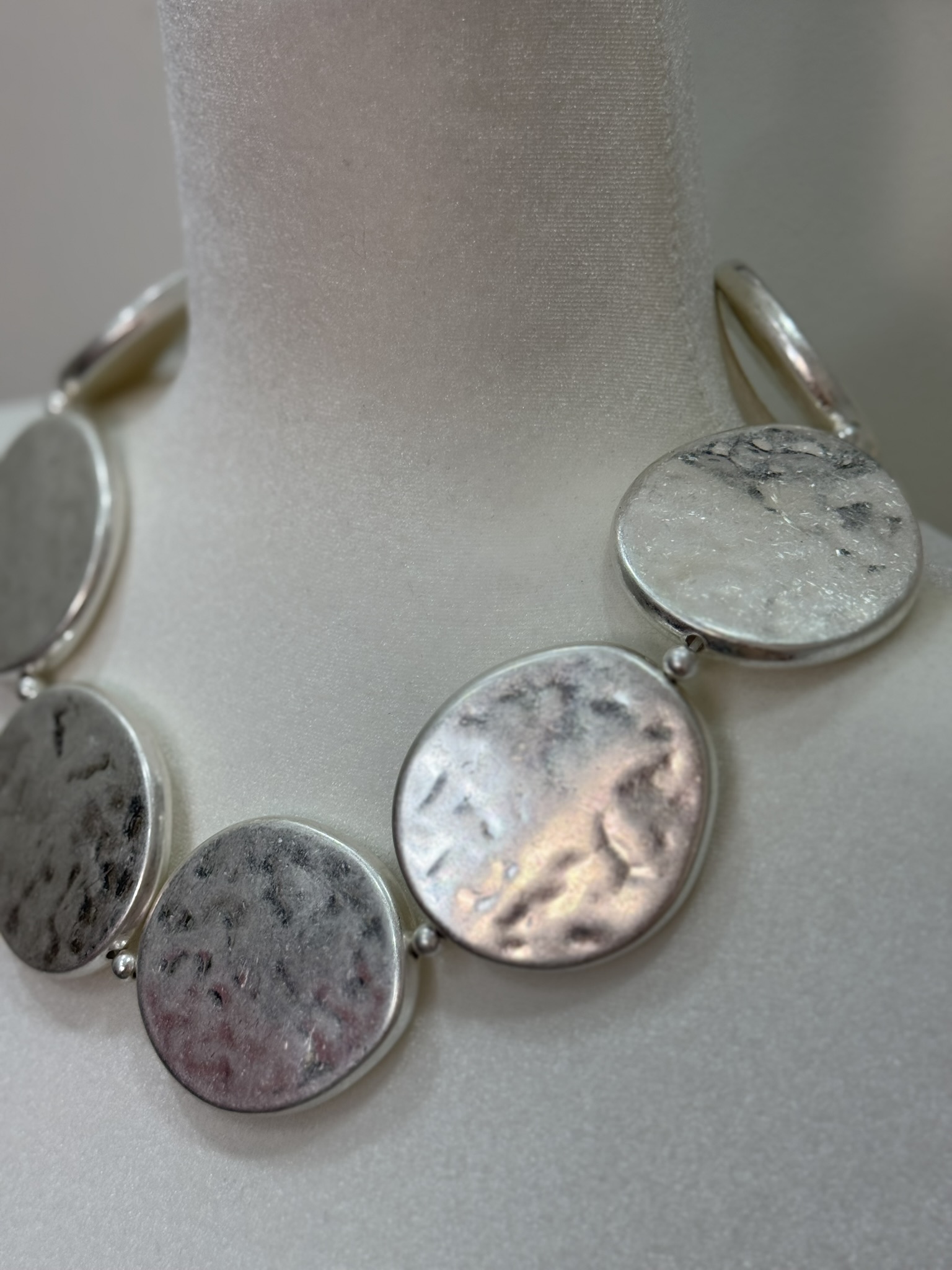 Collar círculos metalizado