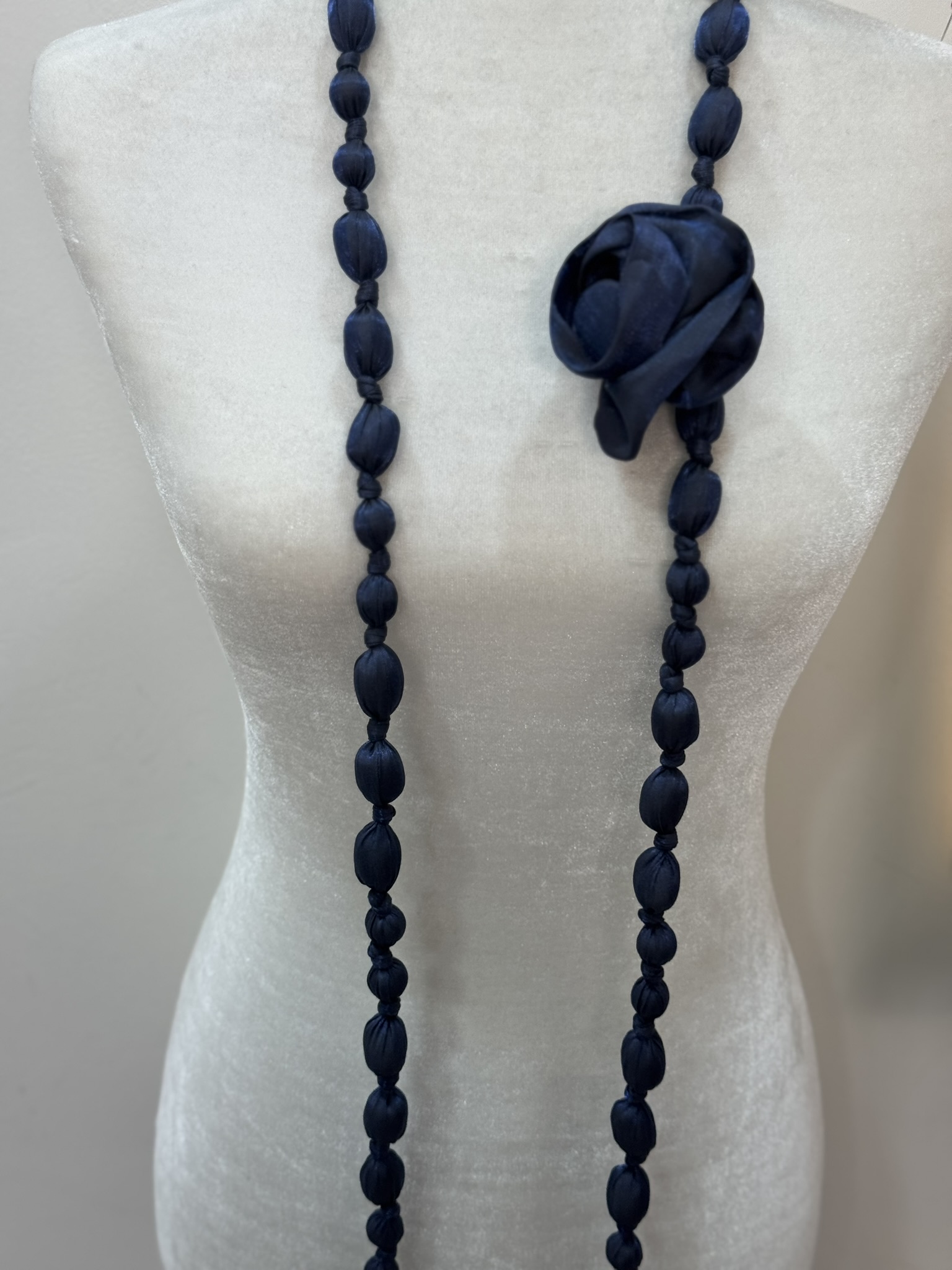 Collar-broche mutiposición