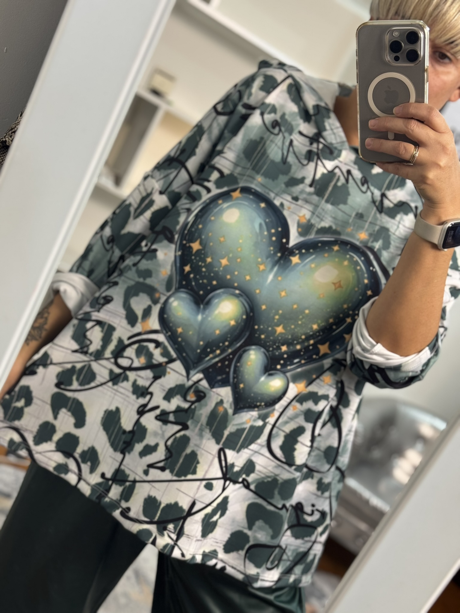 Sudadera amplia corazones verdes