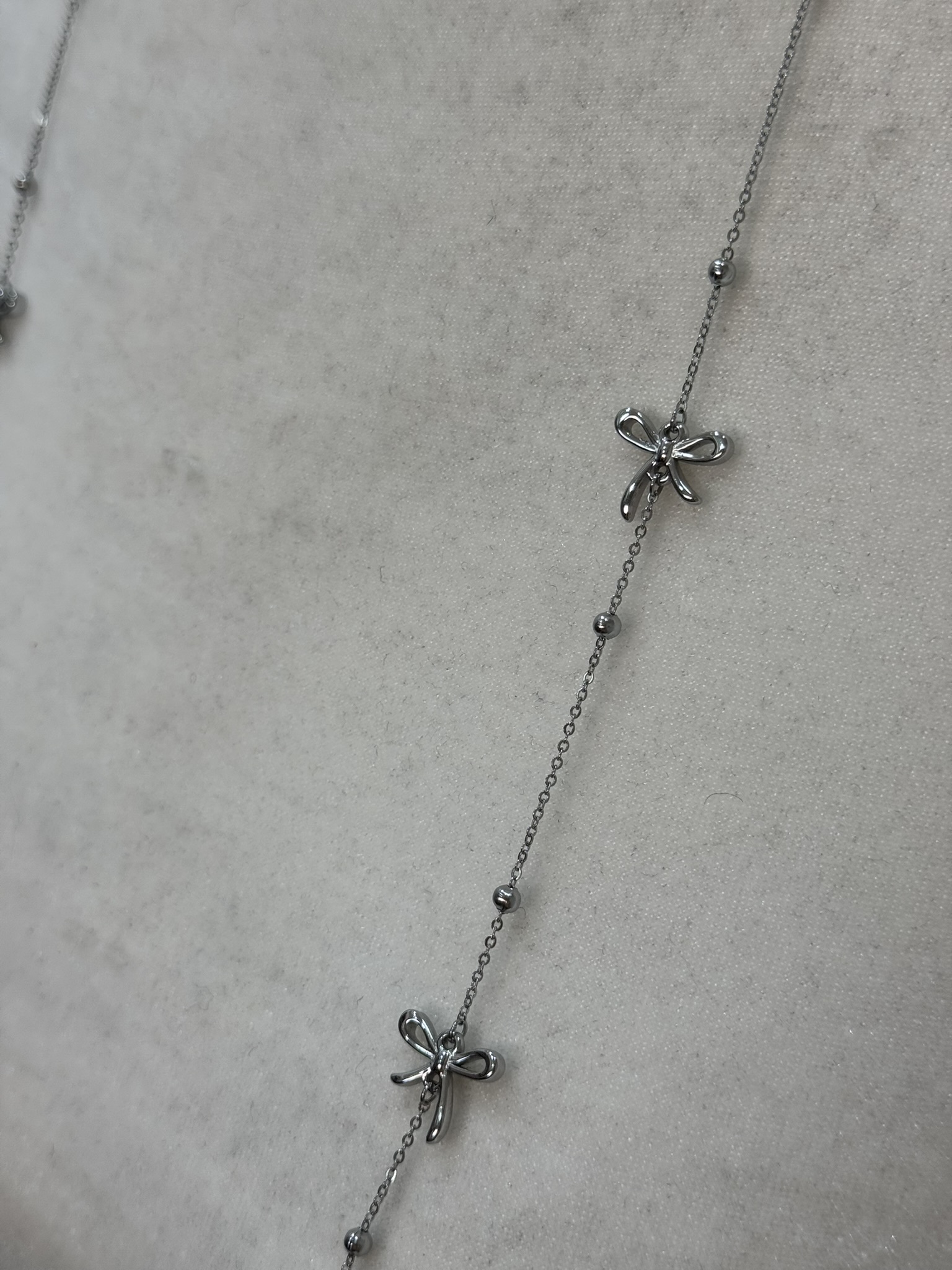 Collar largo lacitos