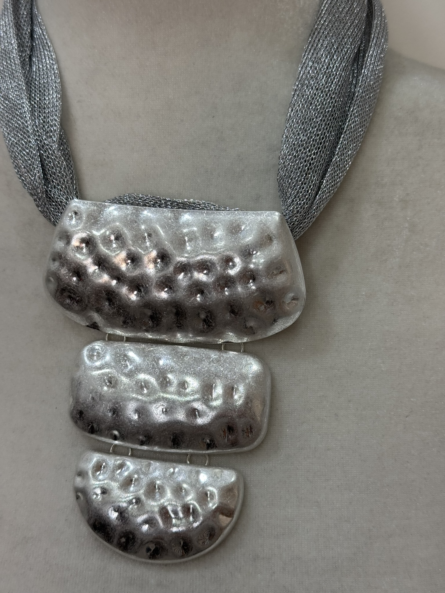 Collar red triple