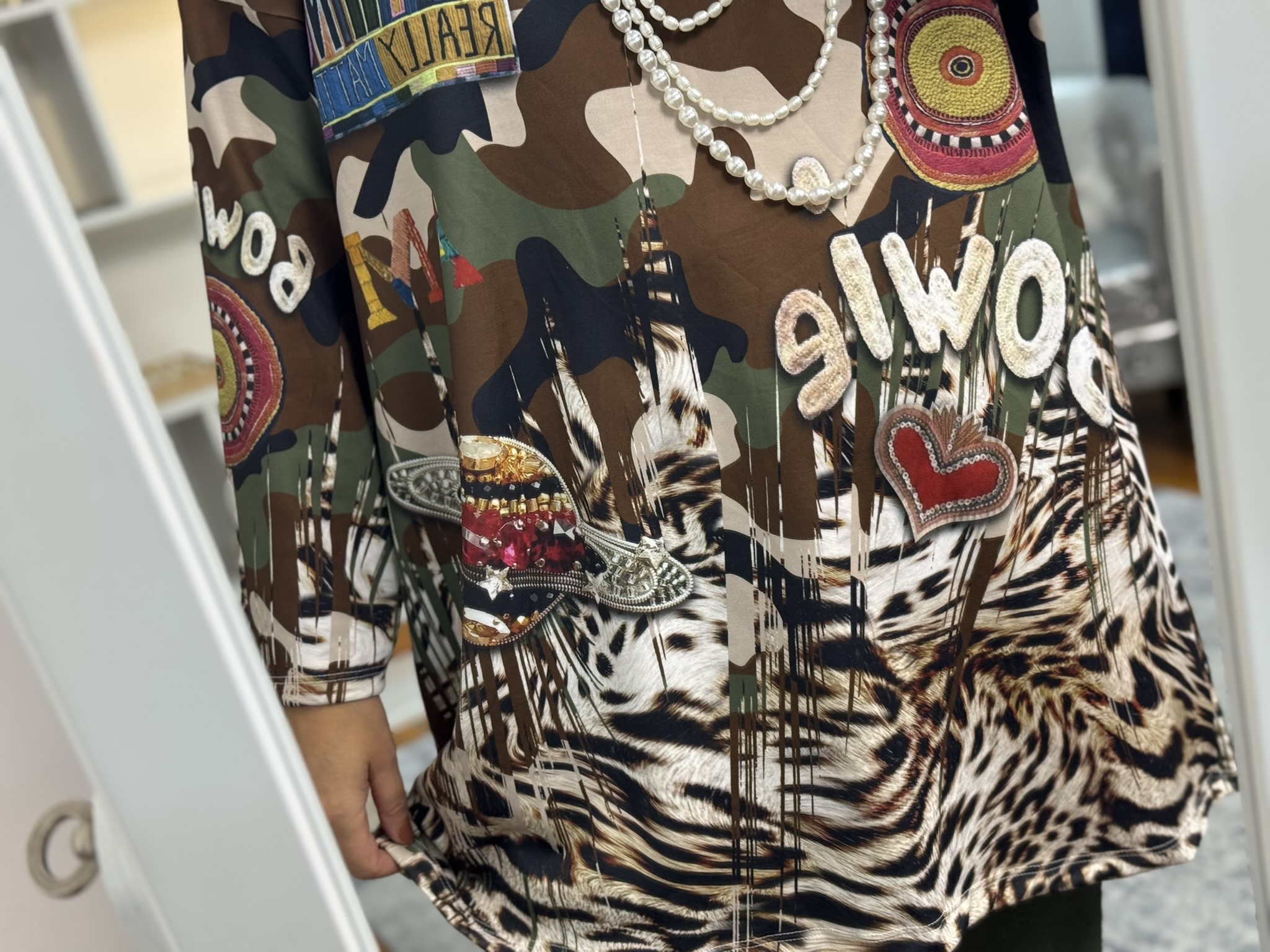 Vestido-sudadera estampado y animal print