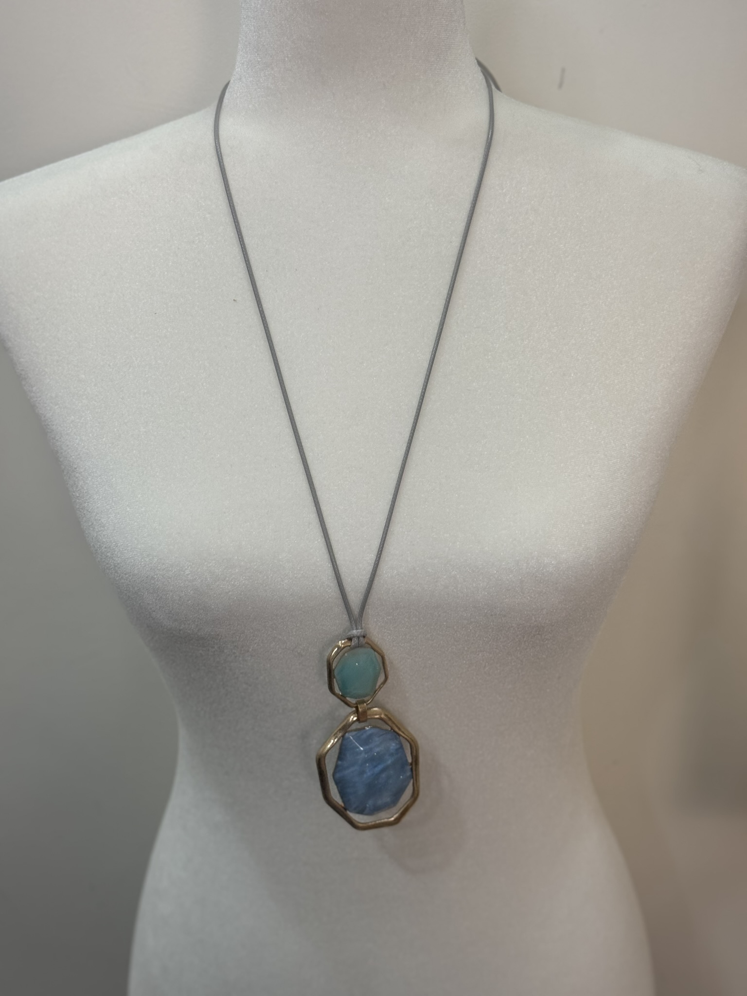 Collar largo doble piedra 