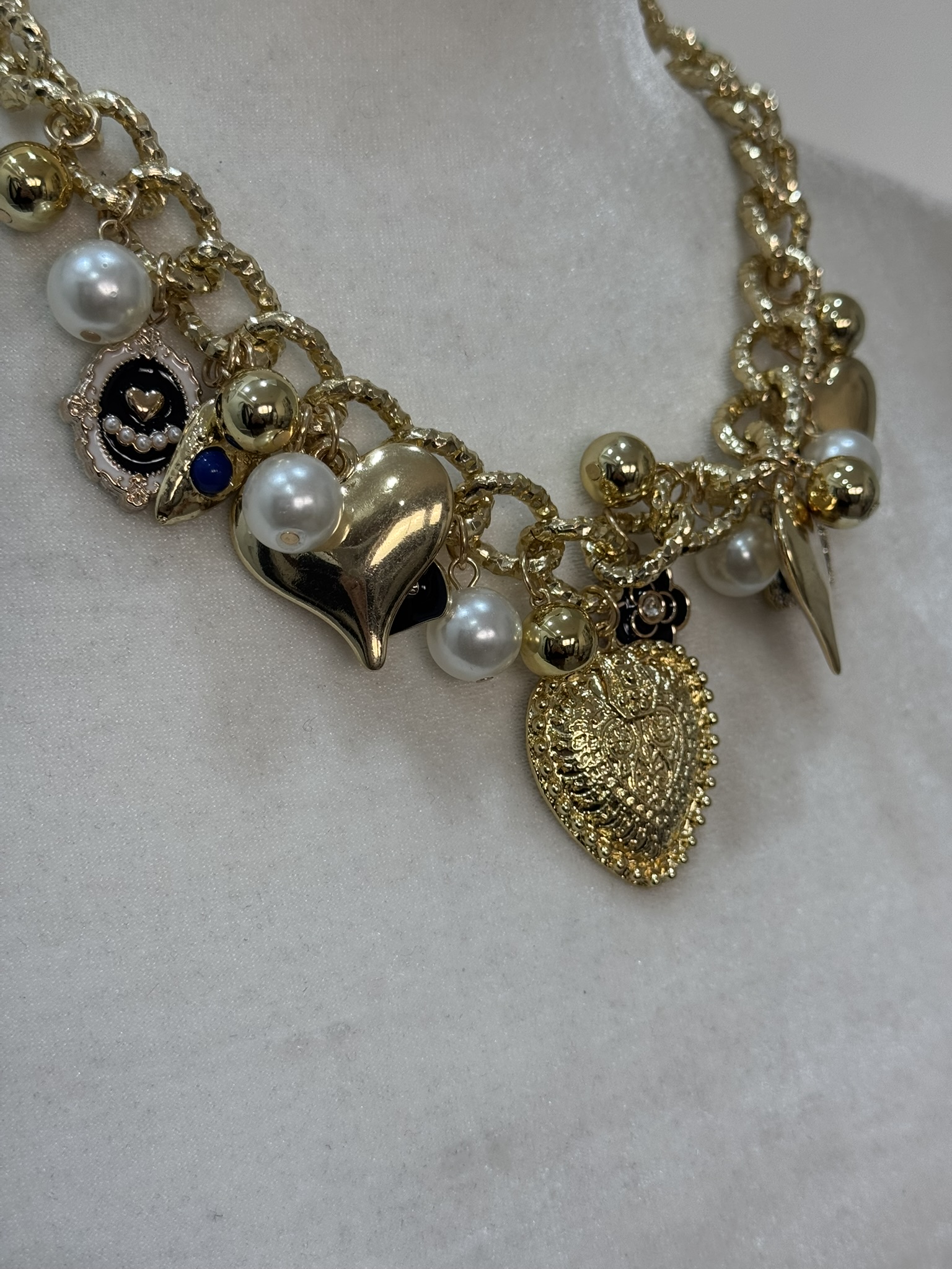 Collar corazones charms