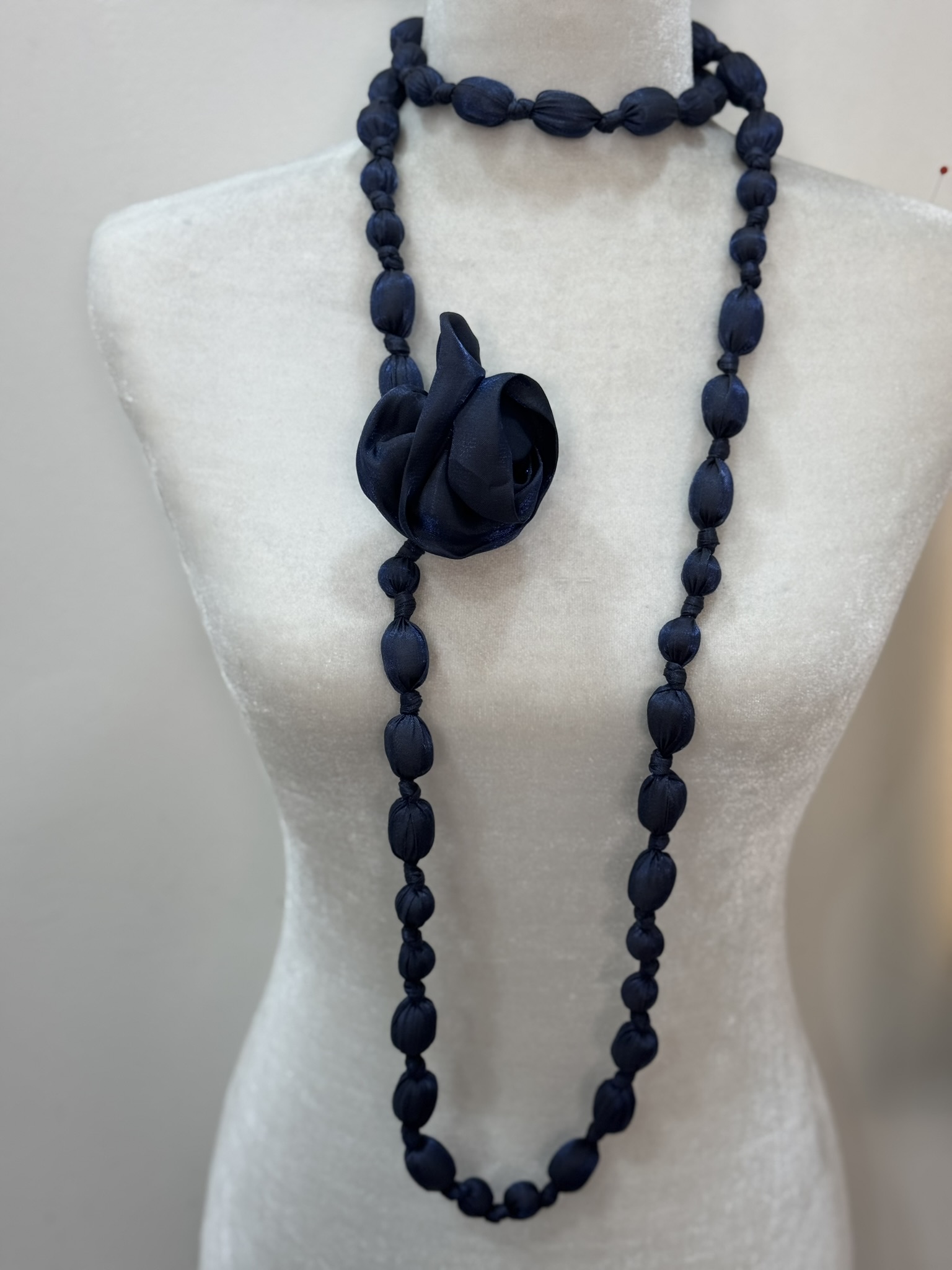Collar-broche mutiposición