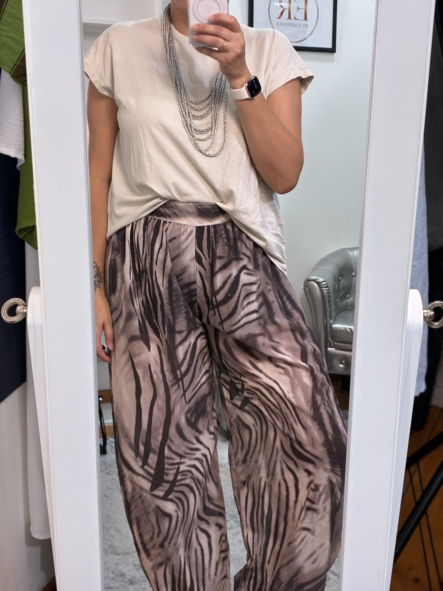 Pantalón semitransparente estampado animal print
