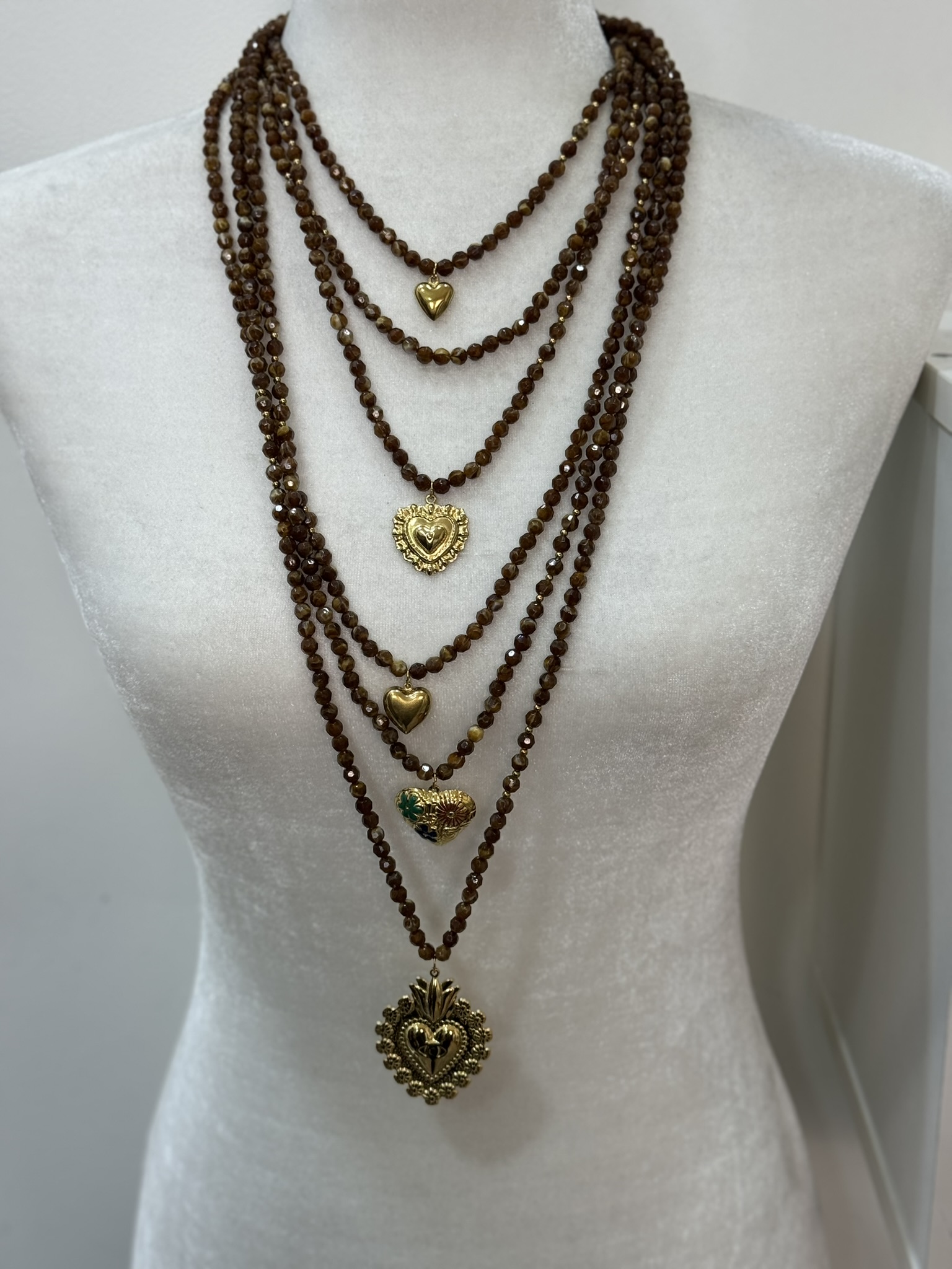 Collar vueltas detalle corazones
