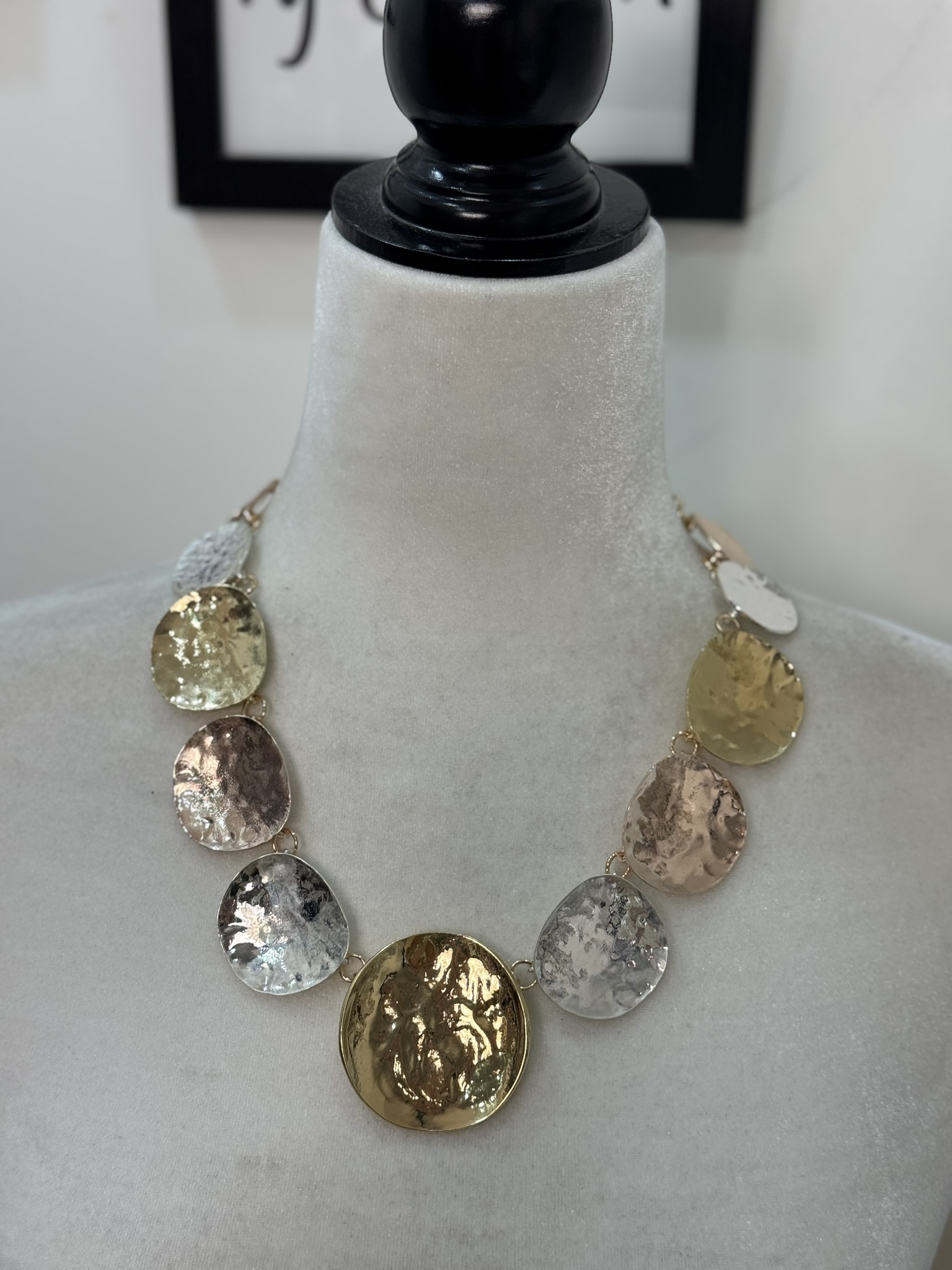 Collar ciculos dorados