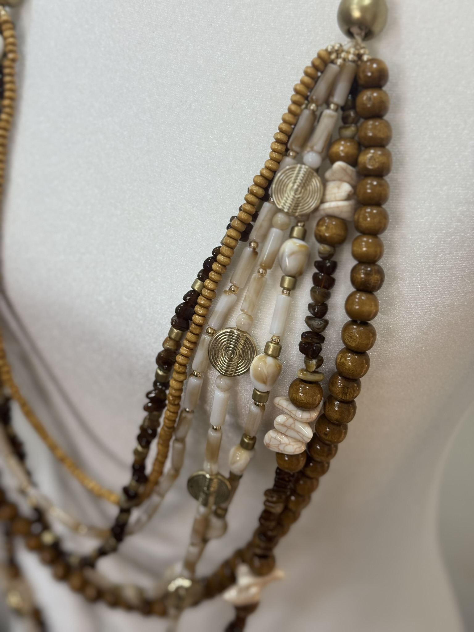 Collar boho cascada piedras