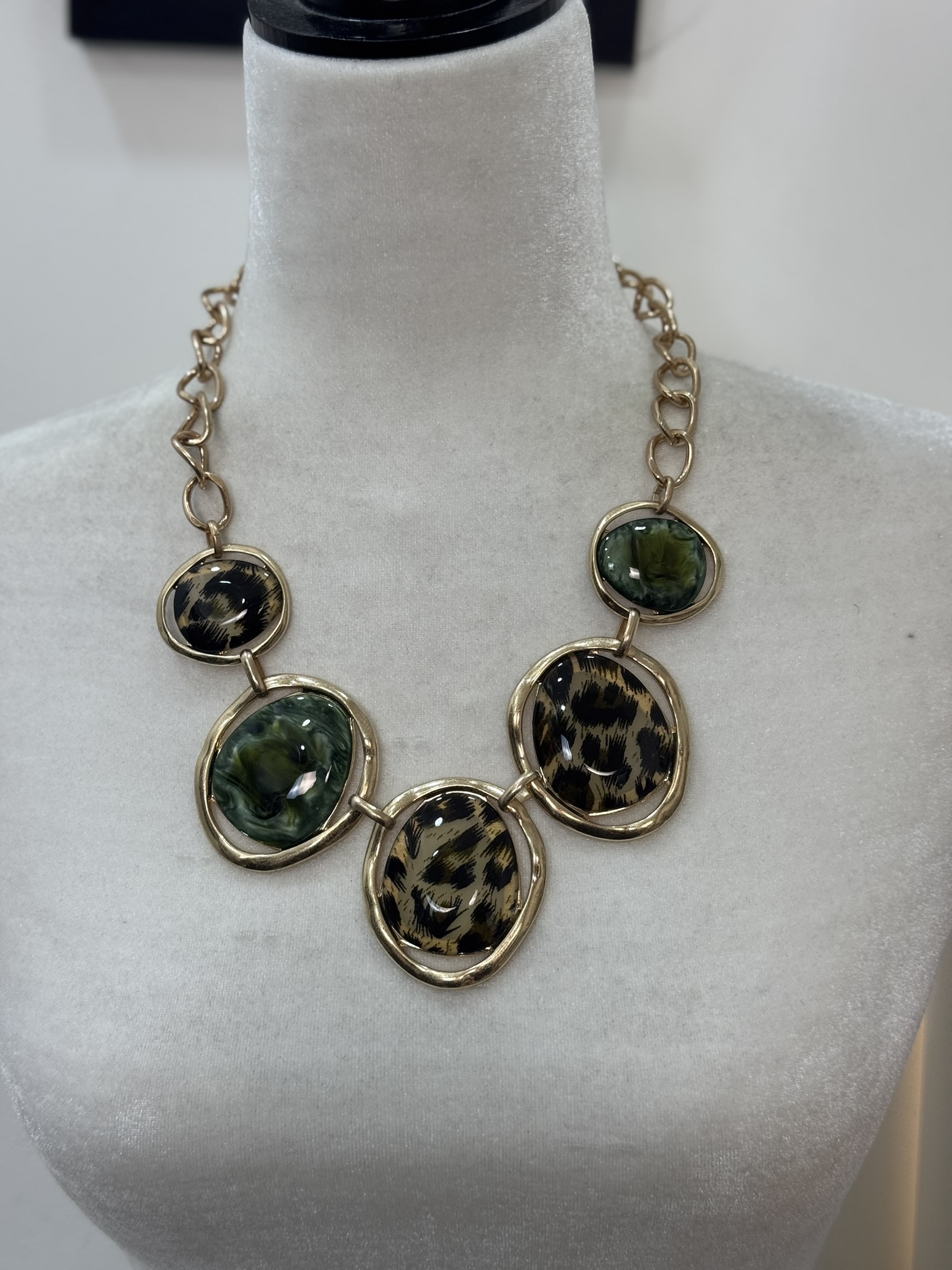 Collar animal print 