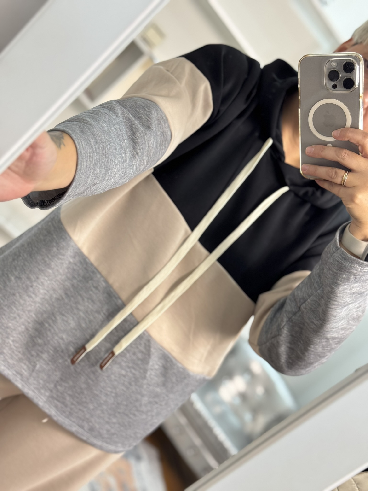 Sudadera tricolor