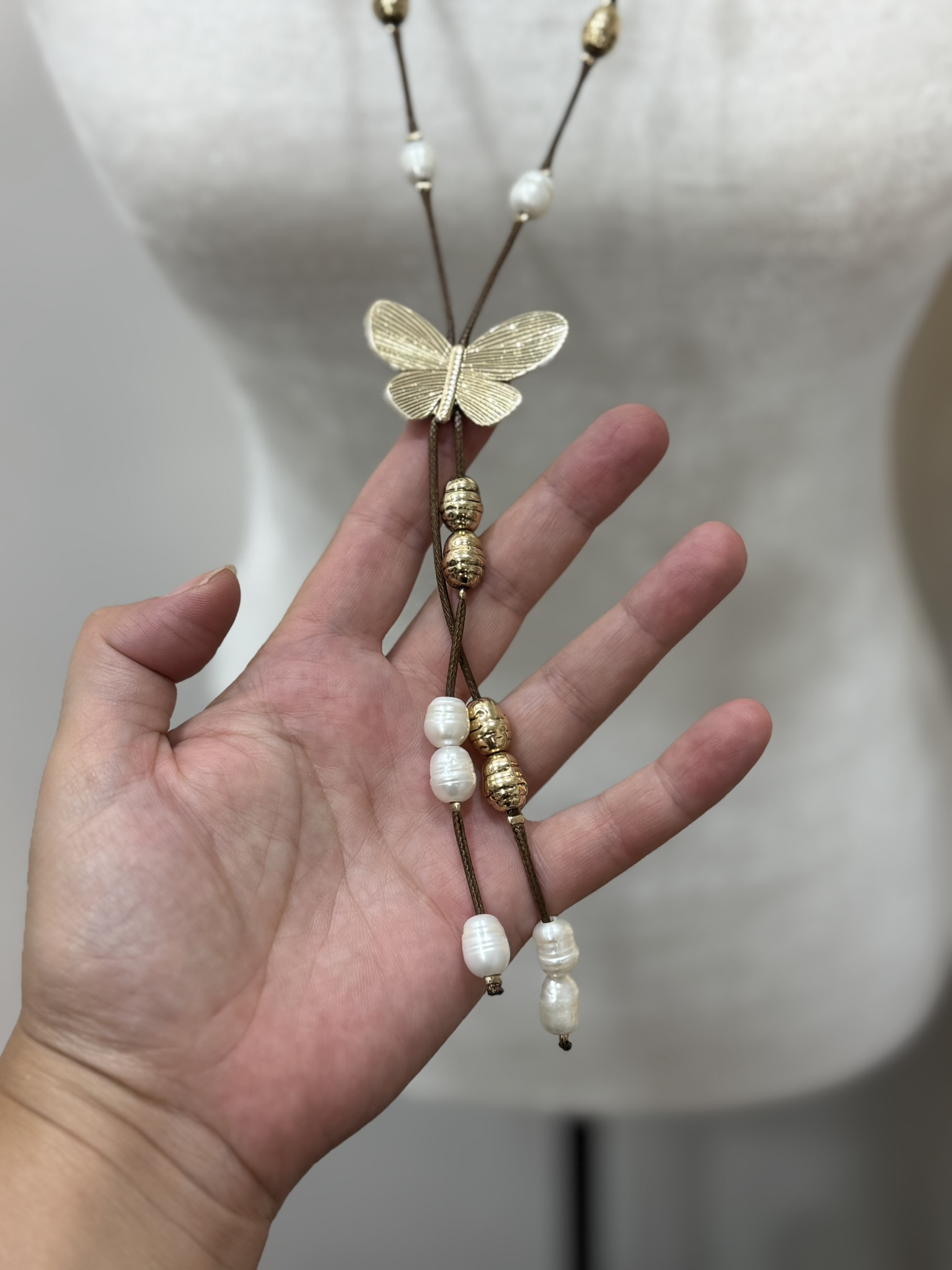 Collar largo mariposa