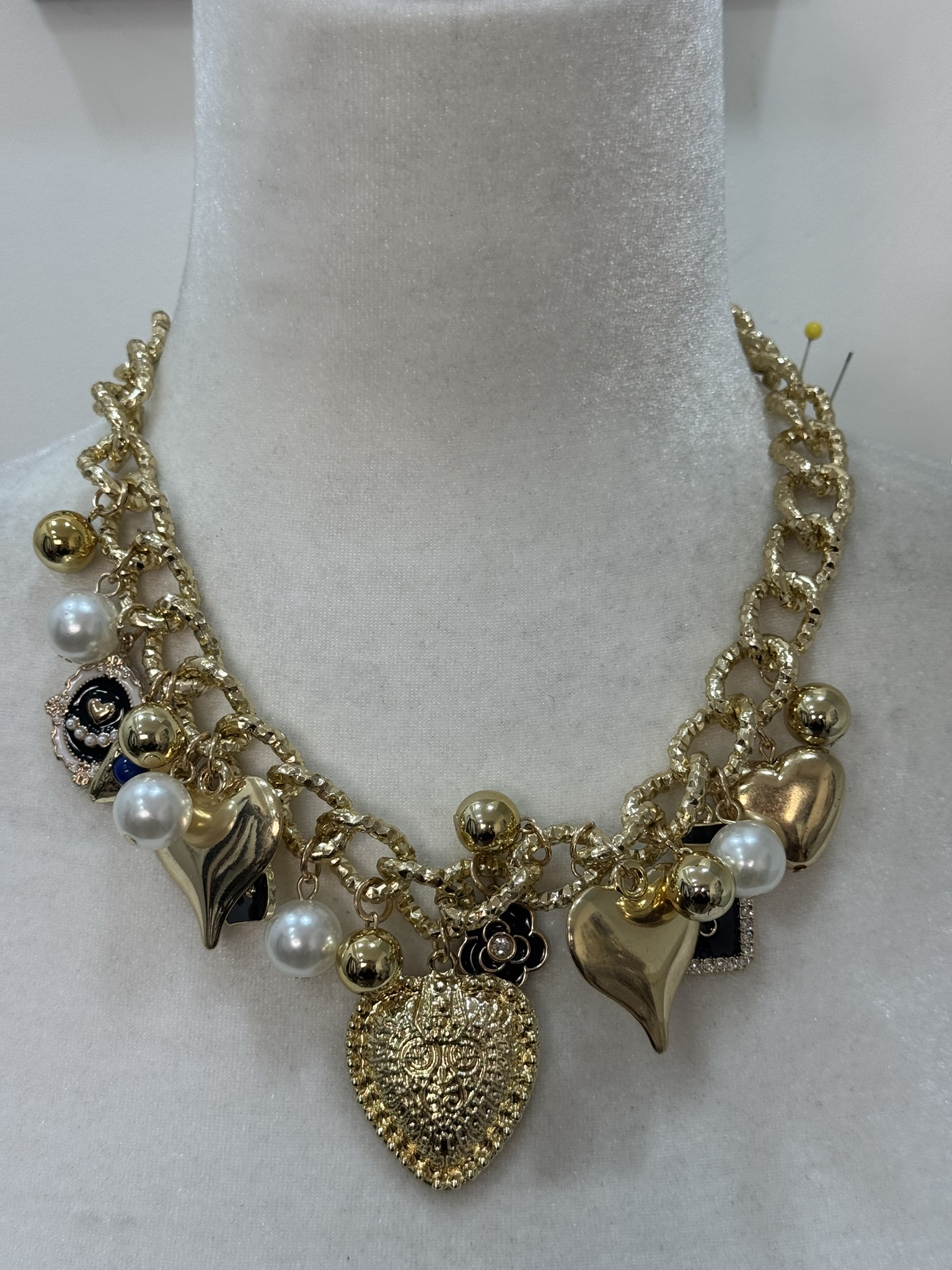 Collar corazones charms