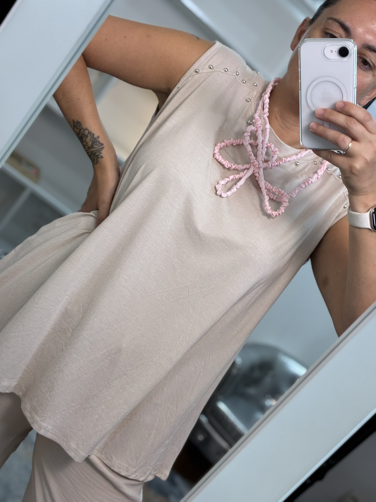 Camiseta tachuelas multitalla cuello redondo 