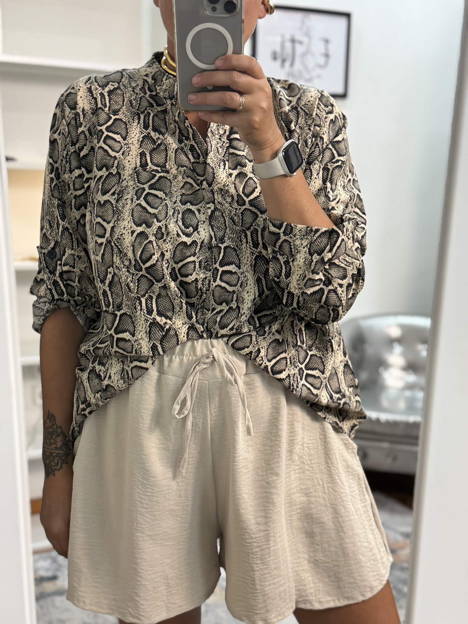 Camisa estampada serpiente