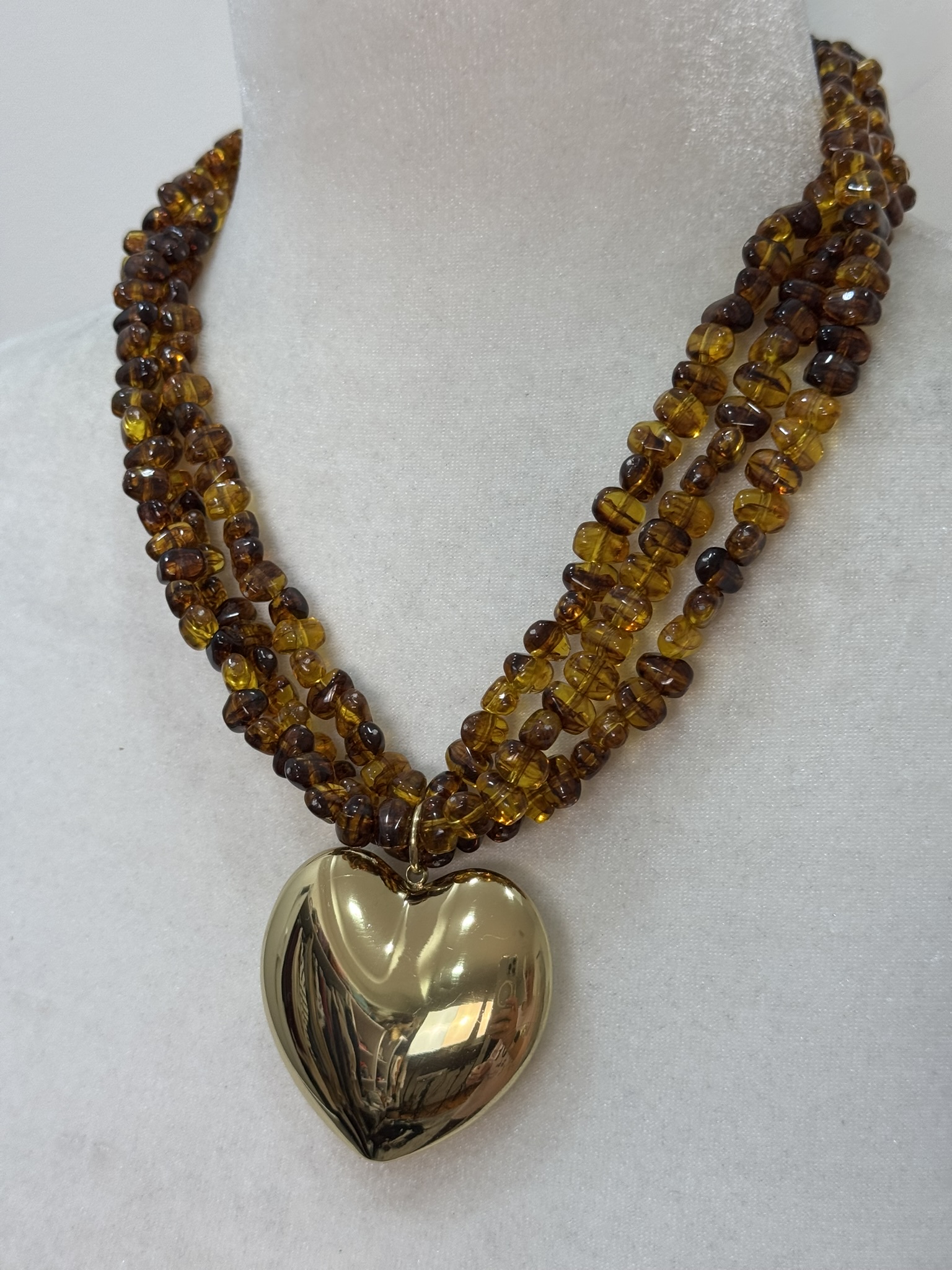 Collar corazón dorado