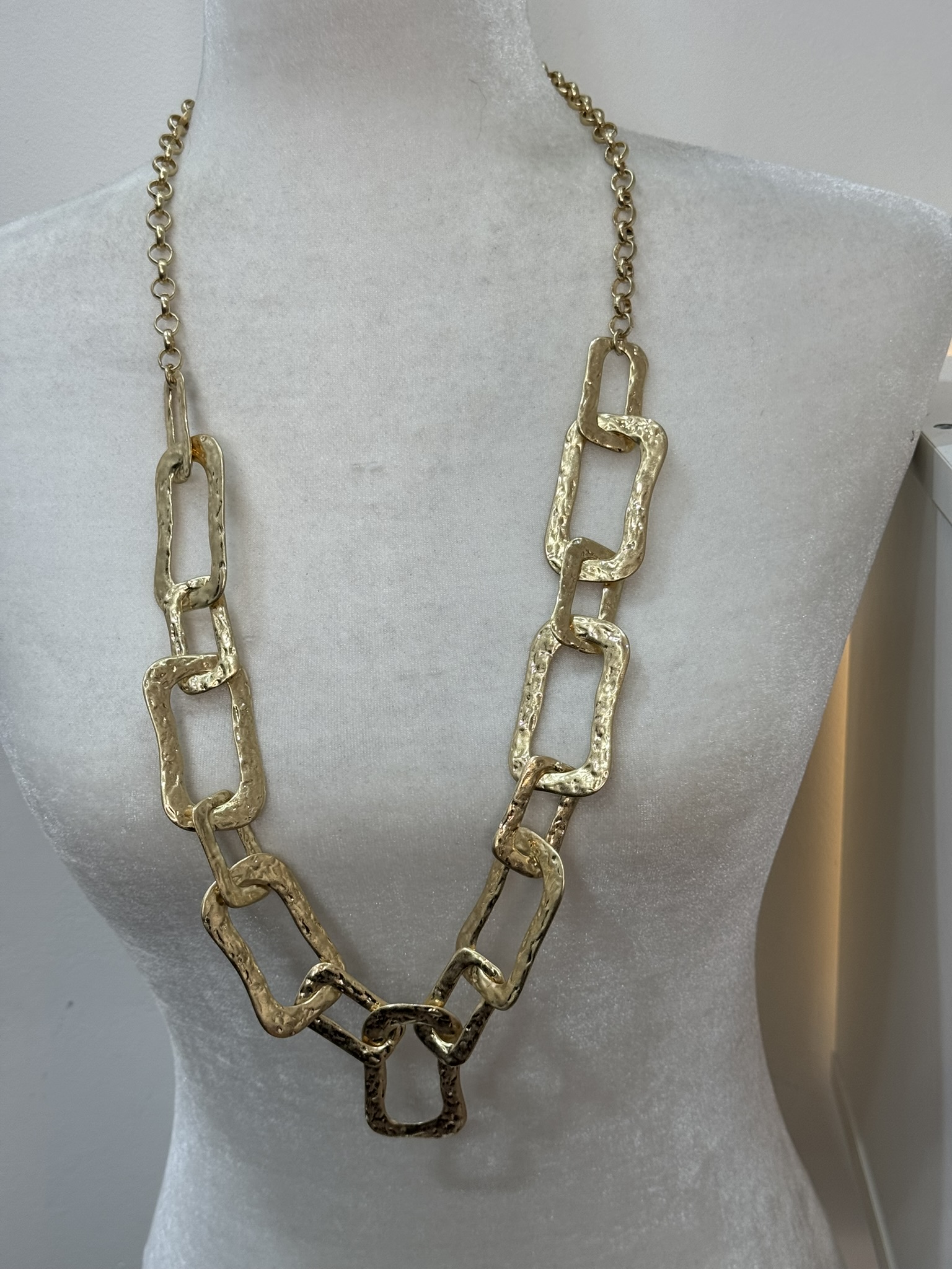 Collar largo detalles rectángulo