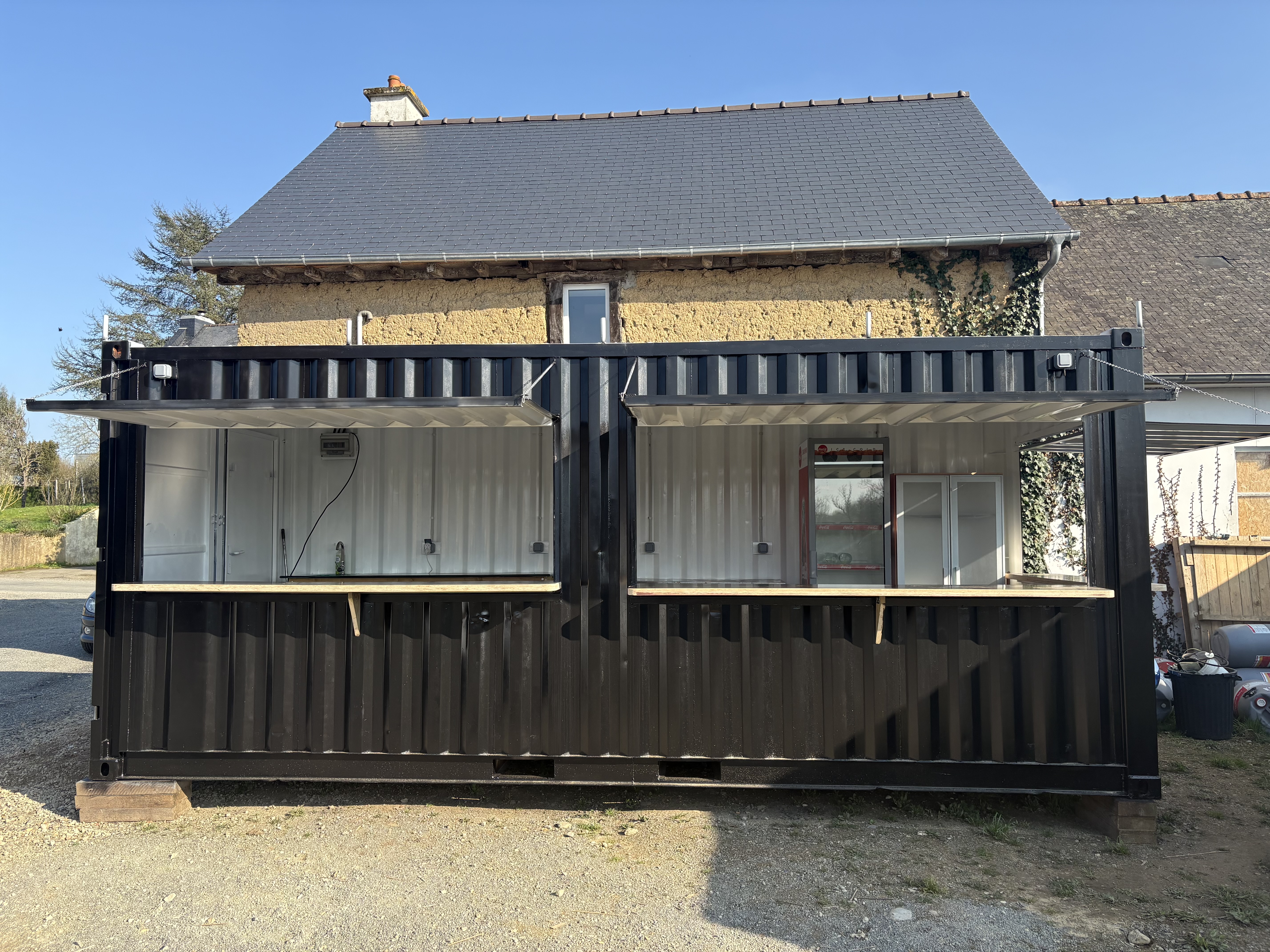 Conteneur Buvette Aménagé – Prêt à l’emploi pour vos événements