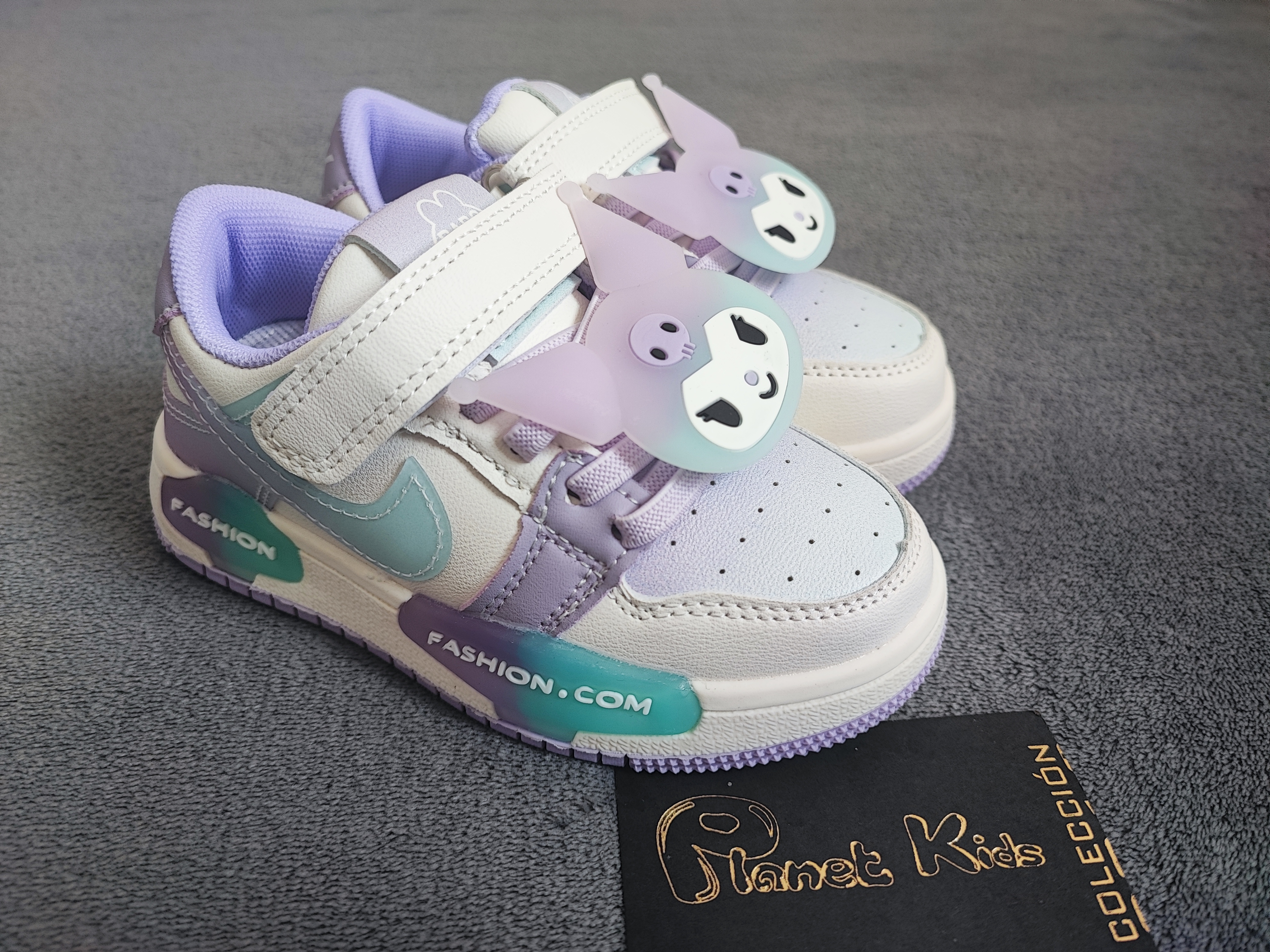 Zapatillas kuromi lila infantiles