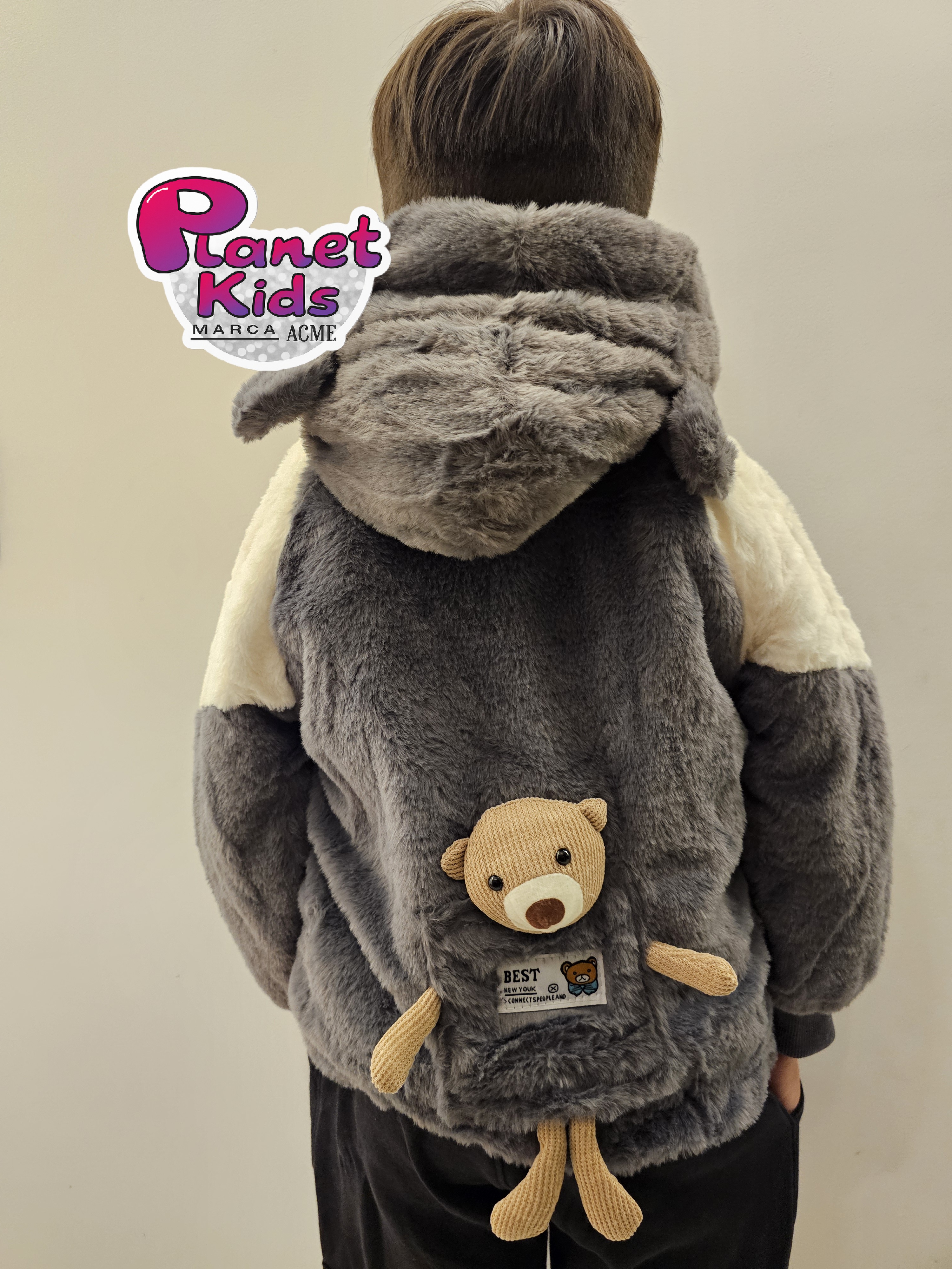 Chaqueta de peluche para niños. Oso