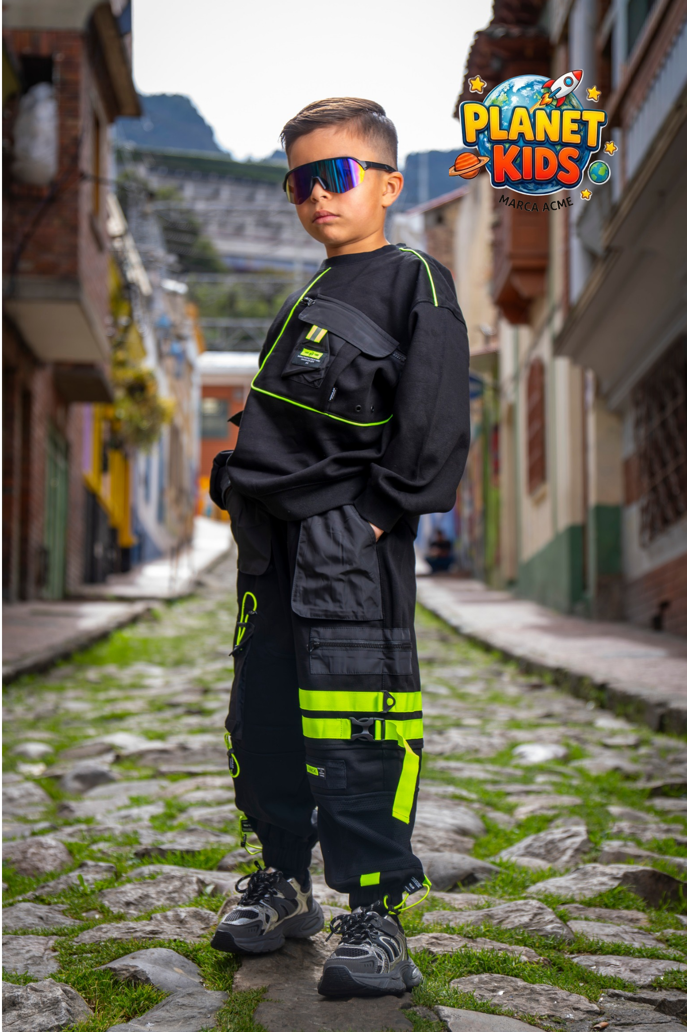 Conjunto Urbano Neon Niño