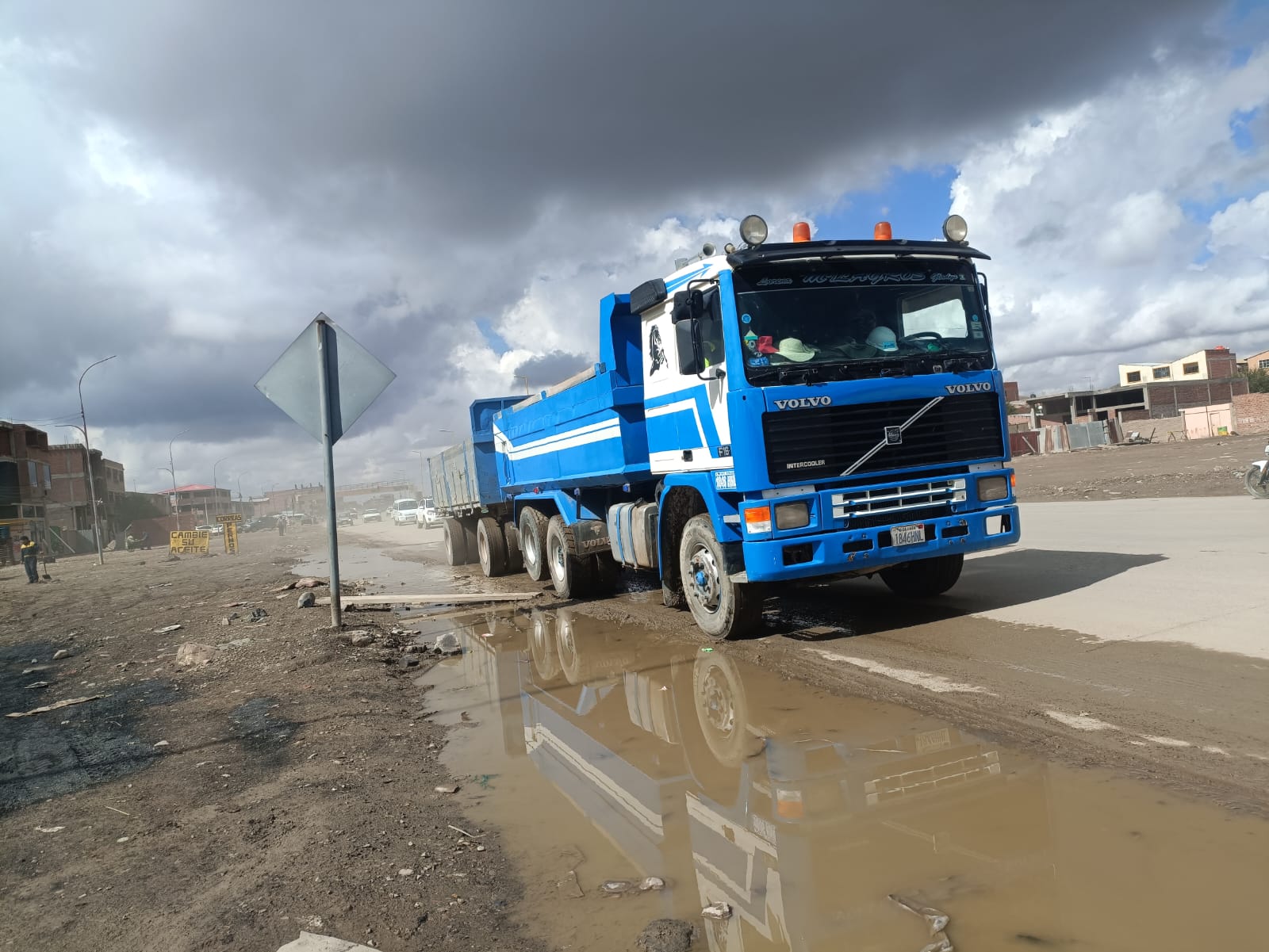VOLQUETA VOLVO F16 1988