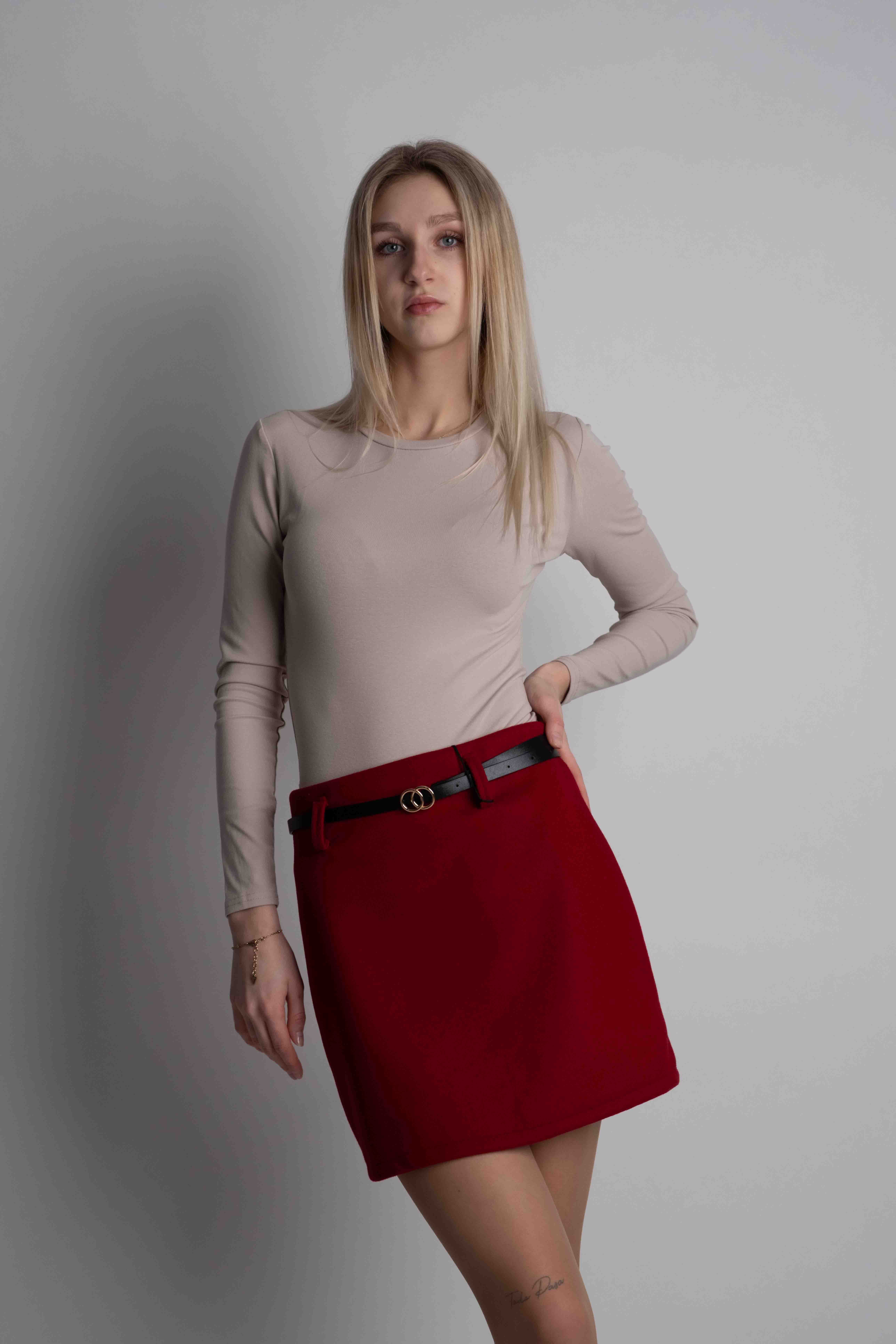 Sijonas su dirželiu