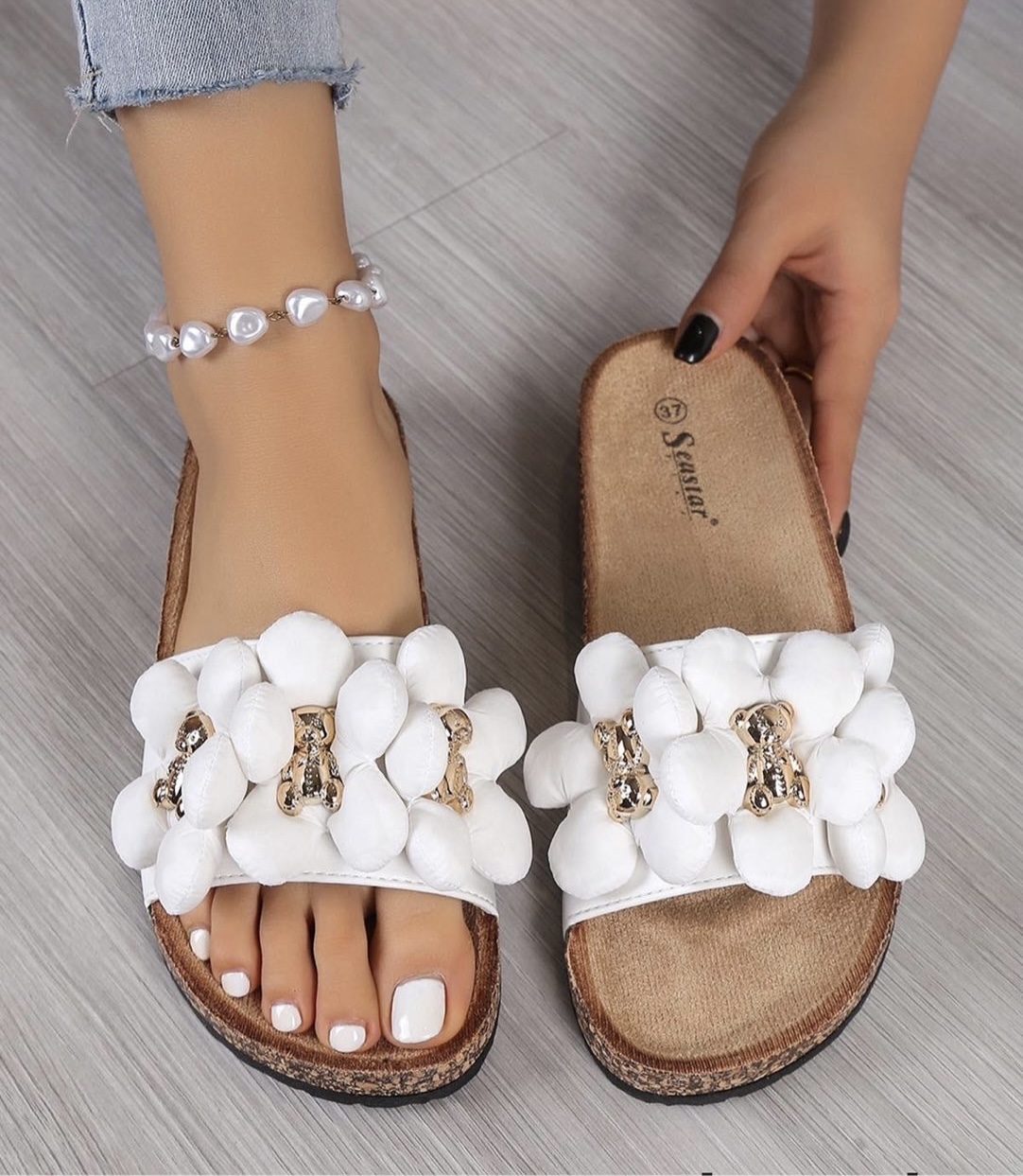 Baltos šlepetės (CK278)