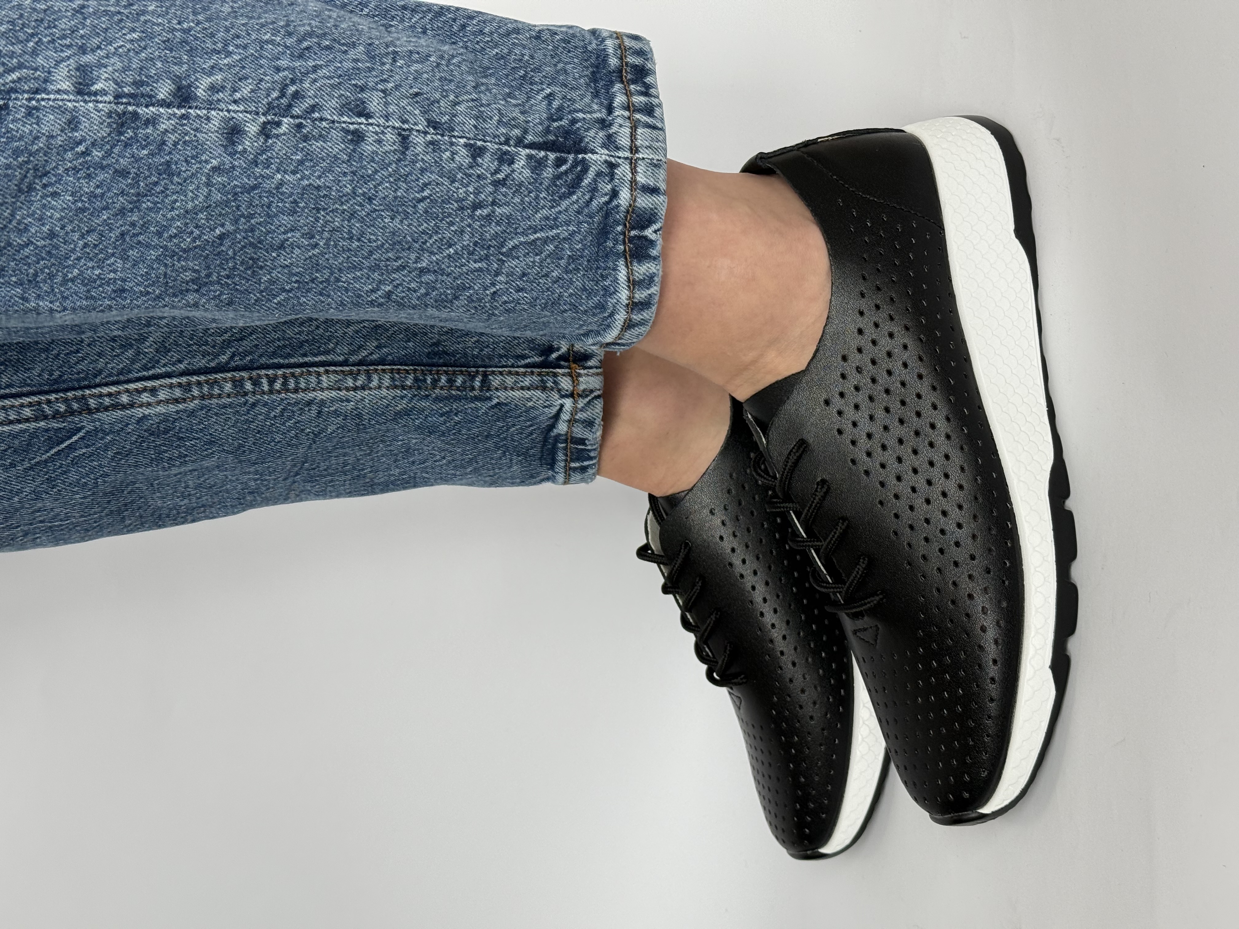 Juodi sportbačiai odiniai (ZL-040)