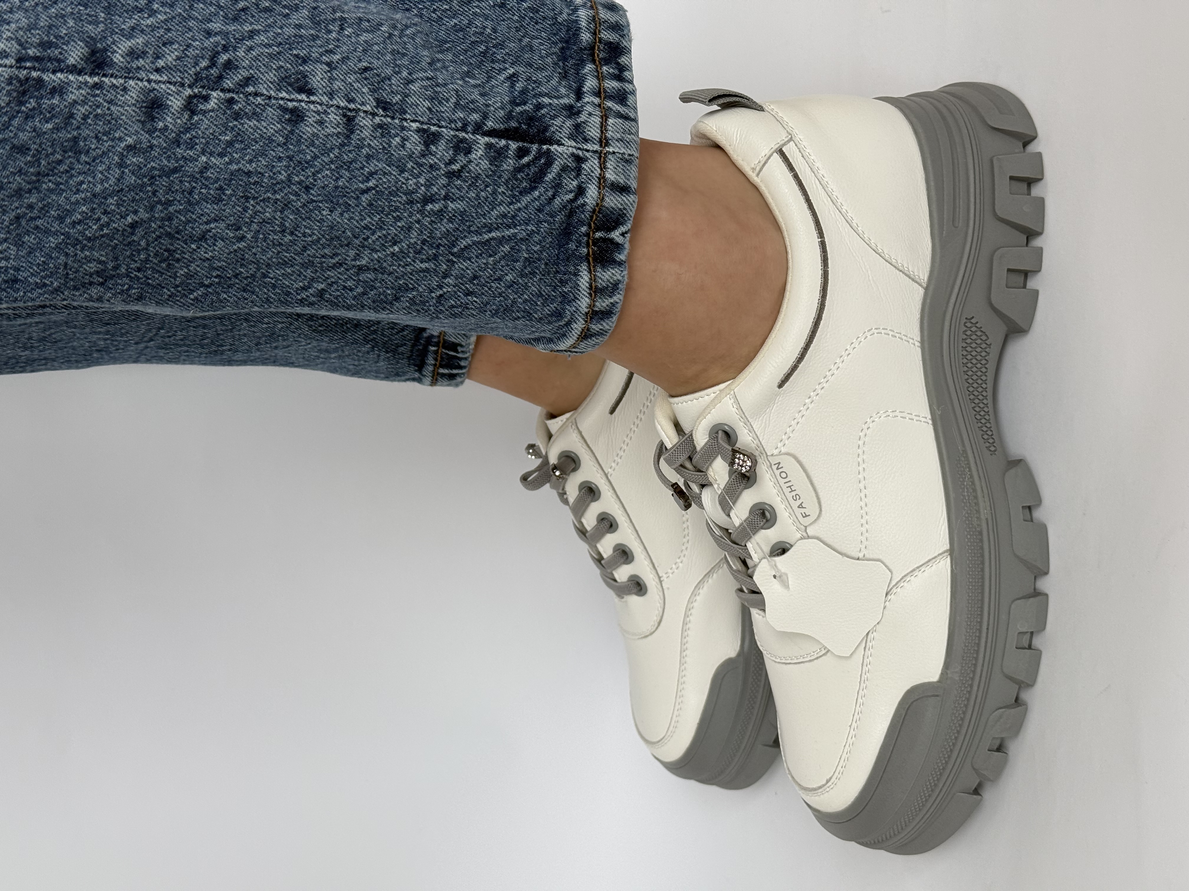 Balti batai odiniai (F181)