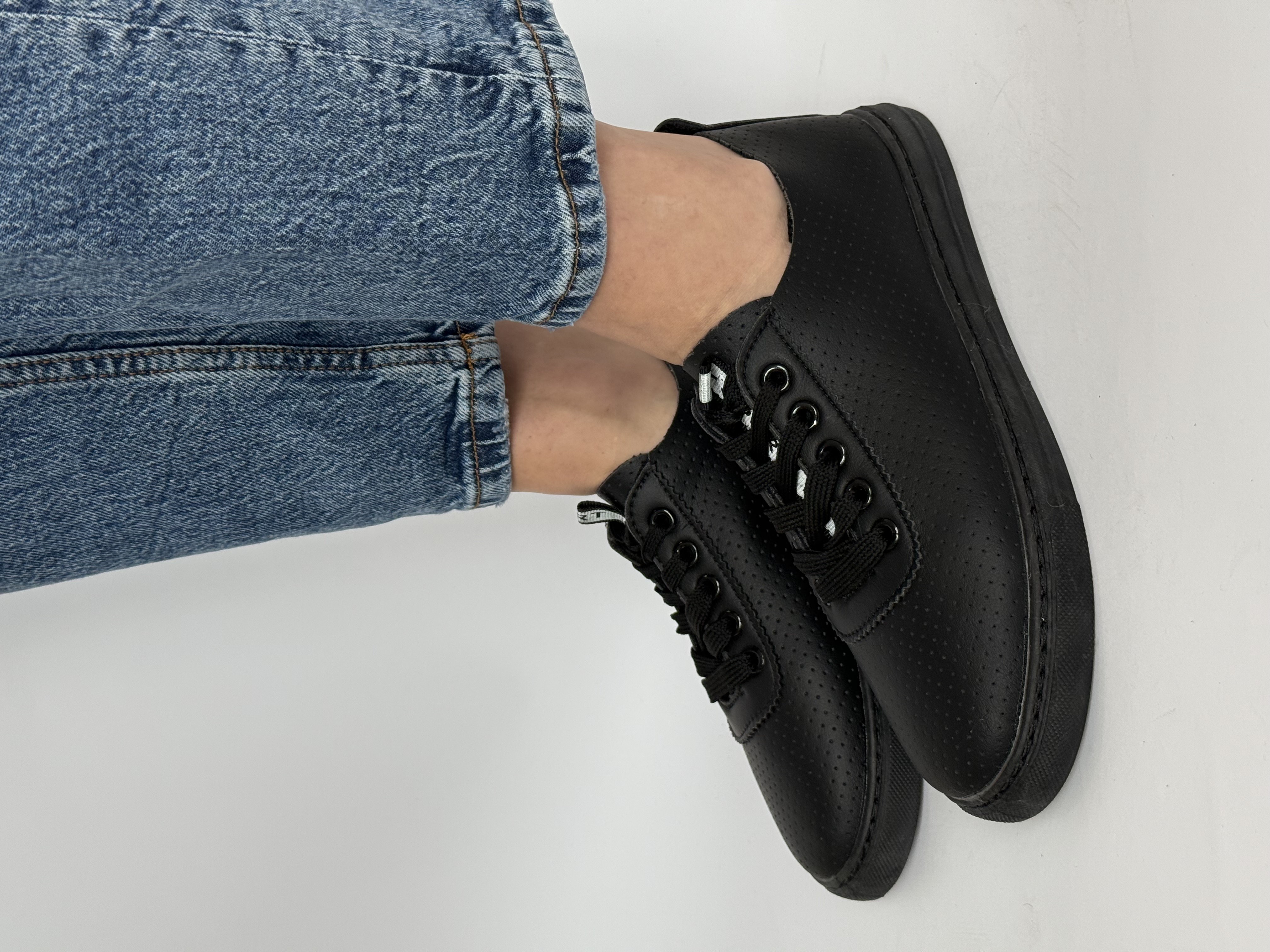 Juodi sportbačiai odiniai (SJ2380-1)