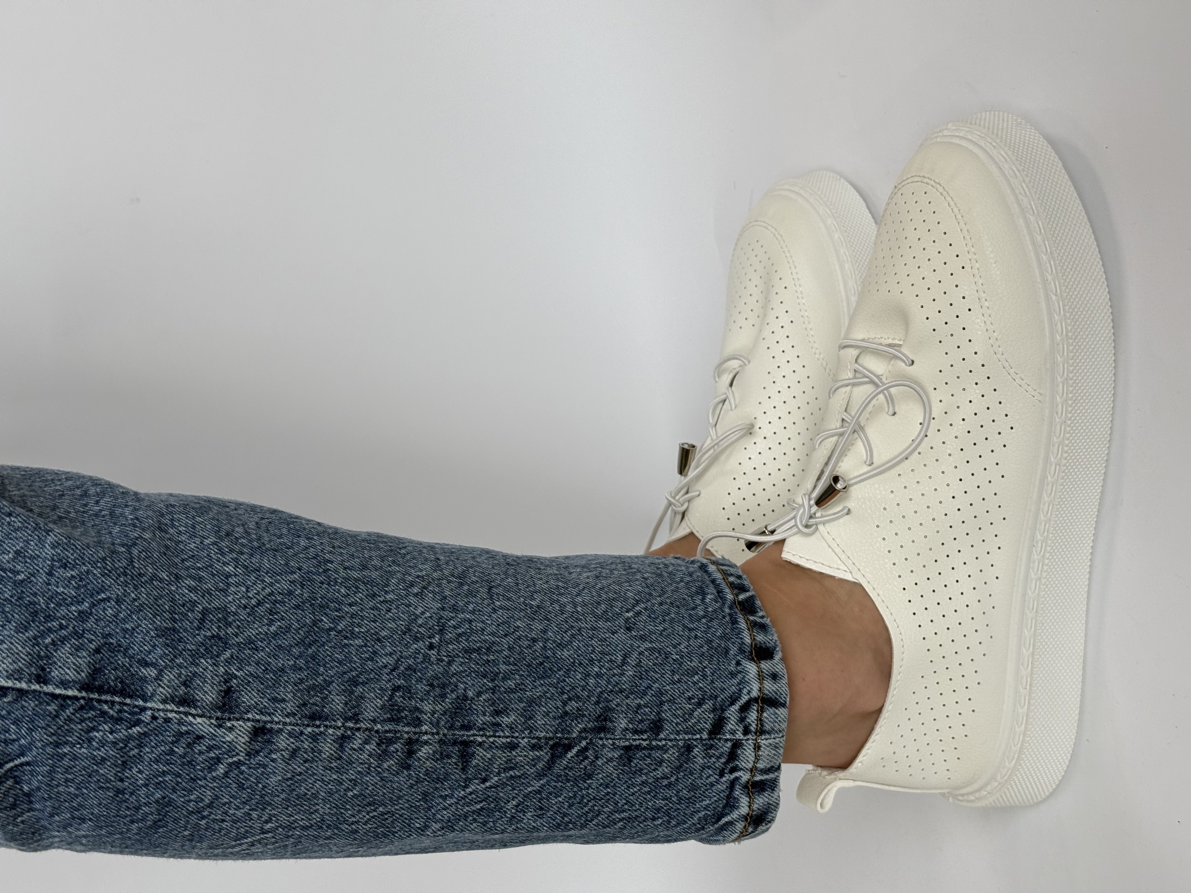 Balti lasvalaikio batai (LT345-2)