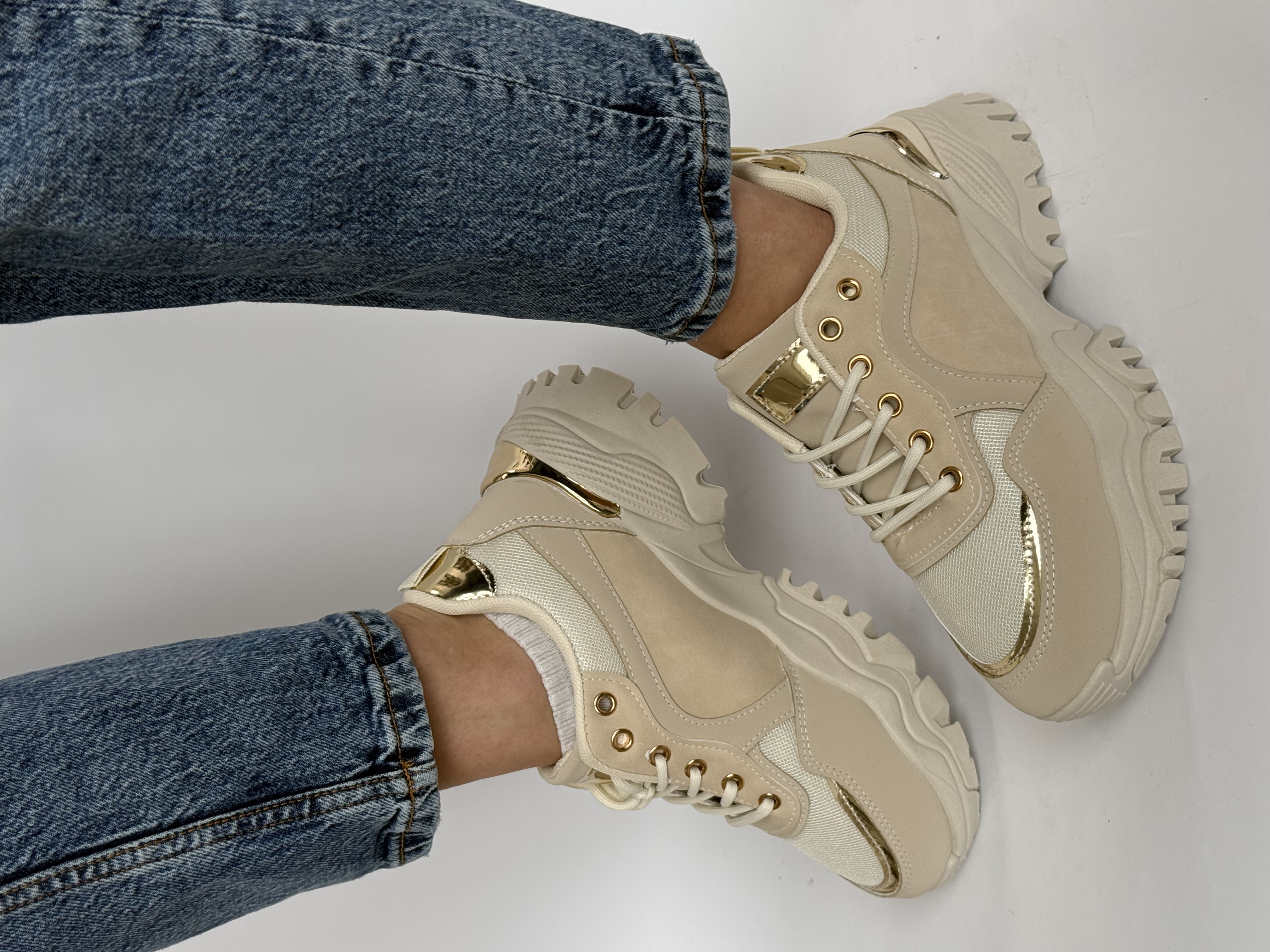 Sportiniai kreminiai bateliai (205206)