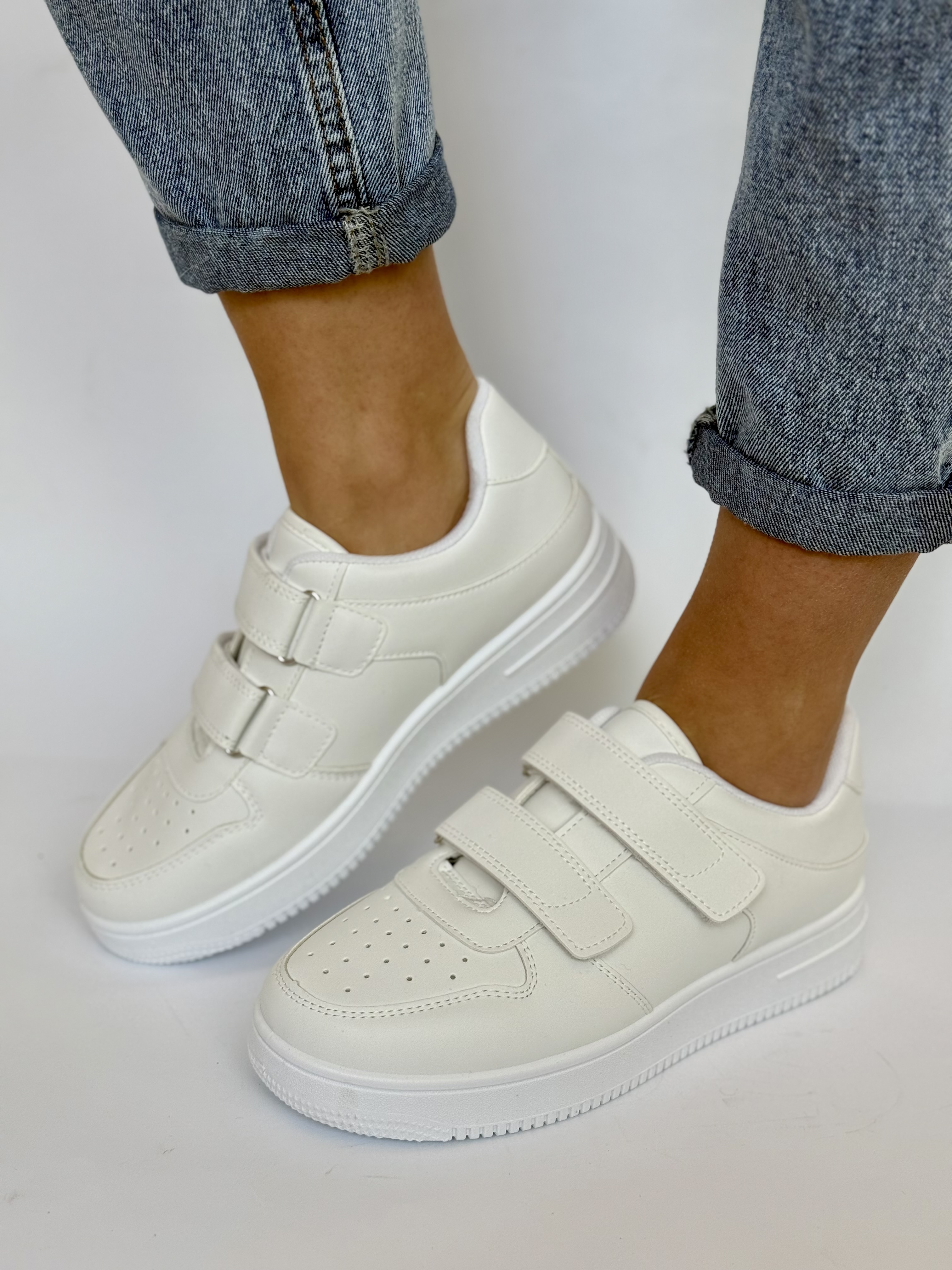 Balti kedukai su lipduku (3721-2)