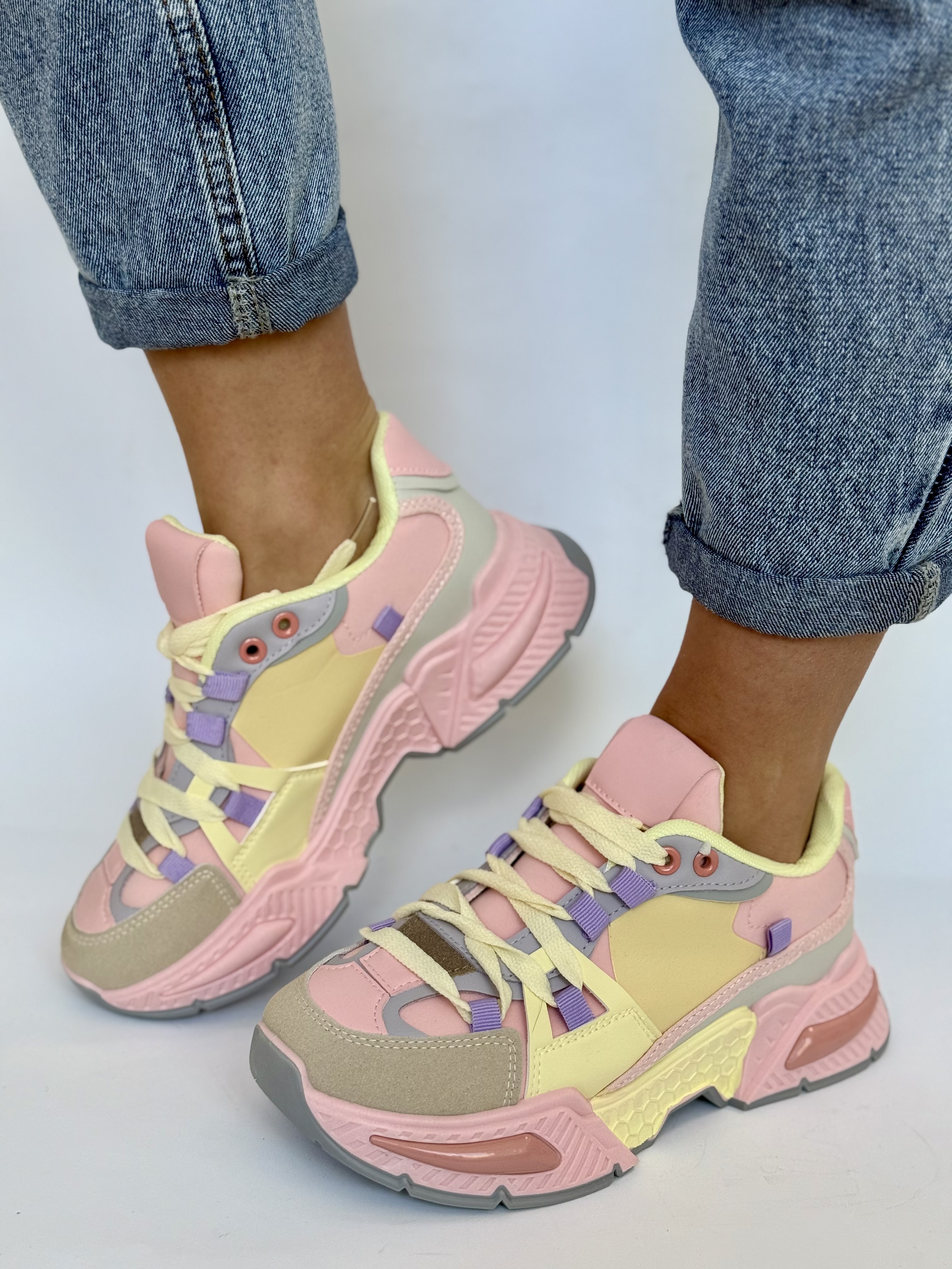 Sportiniai spalvoti kedukai (NB635P)