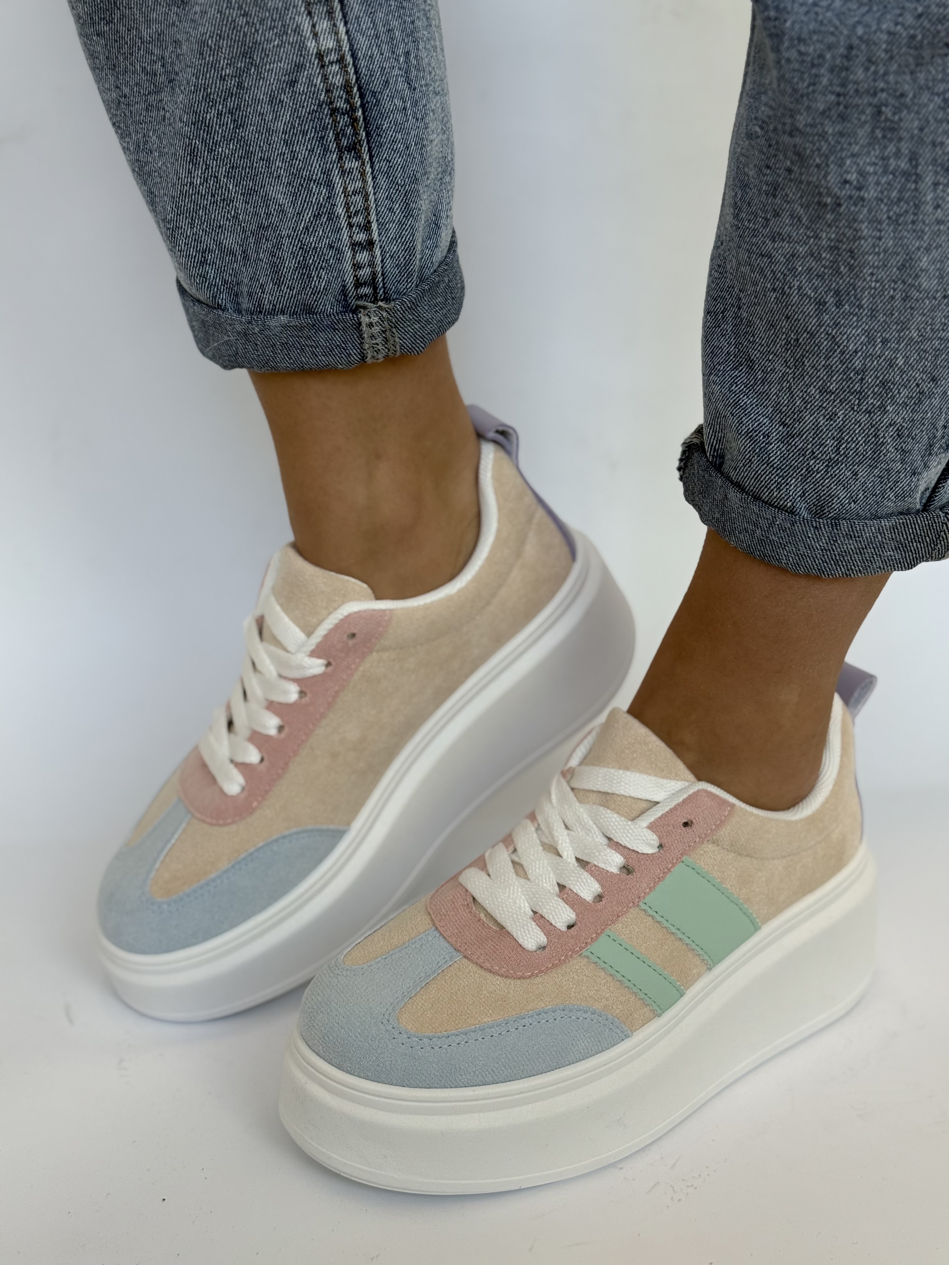 Spalvoti sportiniai bateliai su platforma (LA318P)