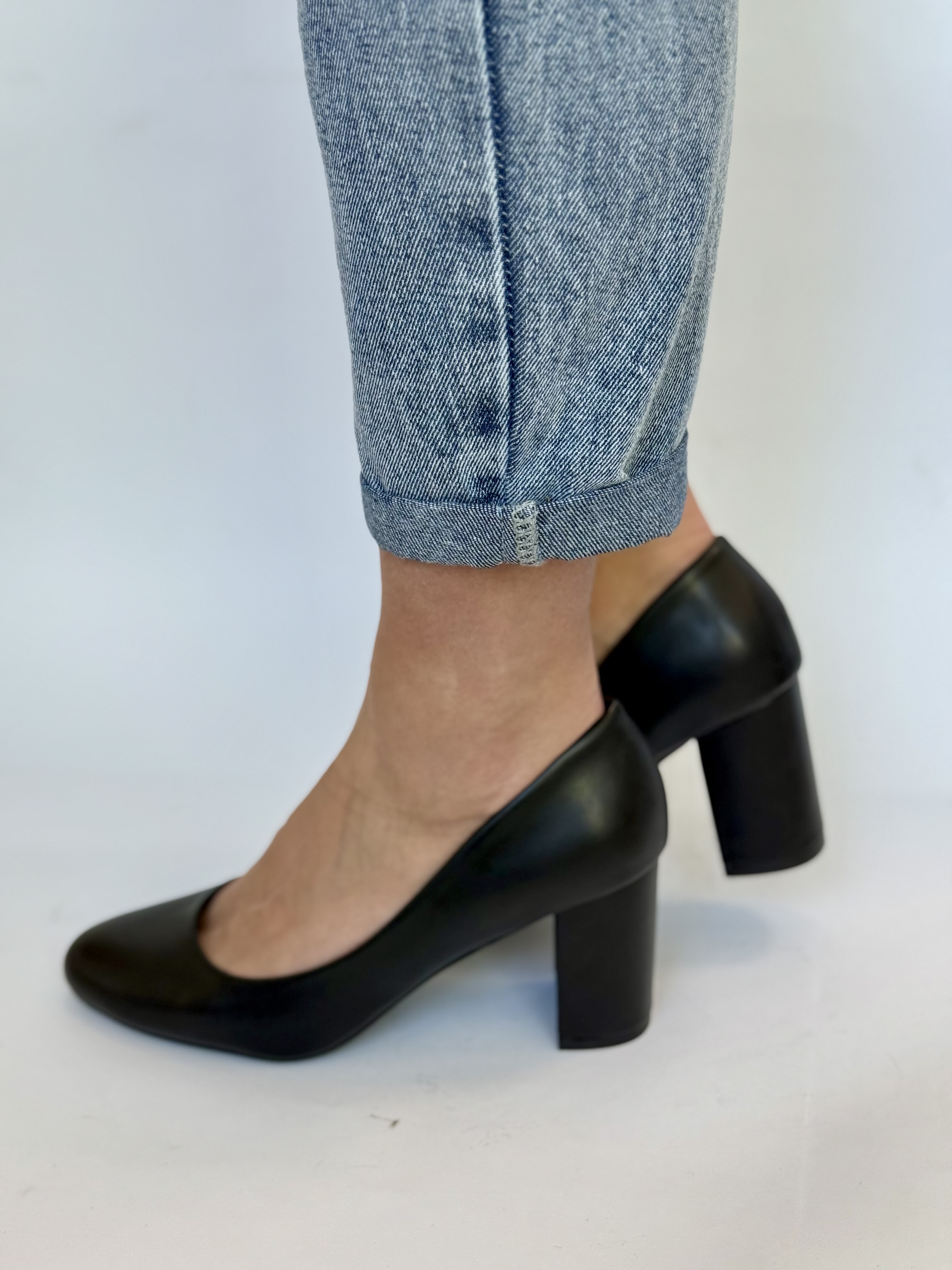 Juodi aukštakulniai bateliai (LEI-32)