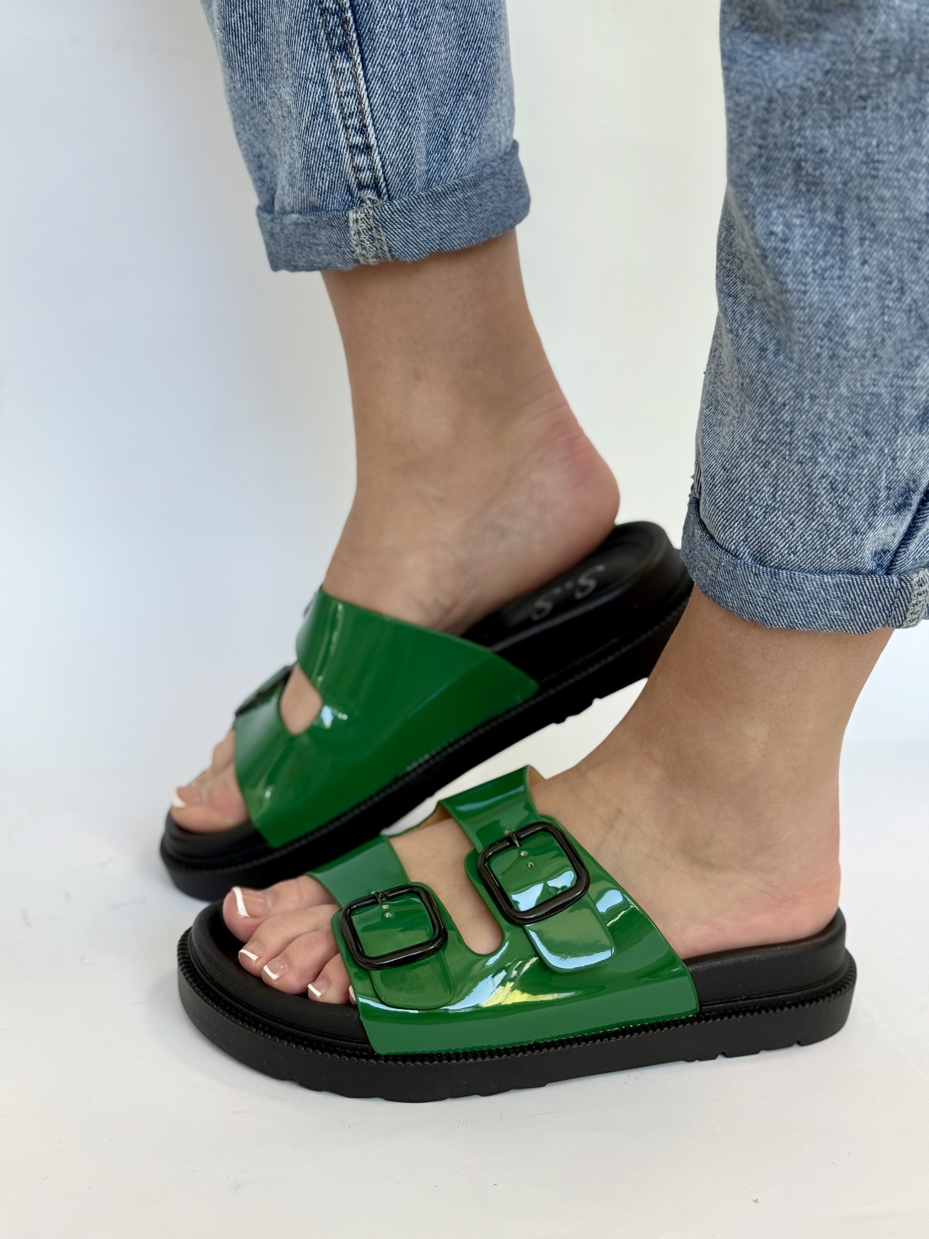 Žalios lakuotos tapkės (OM5579-4)