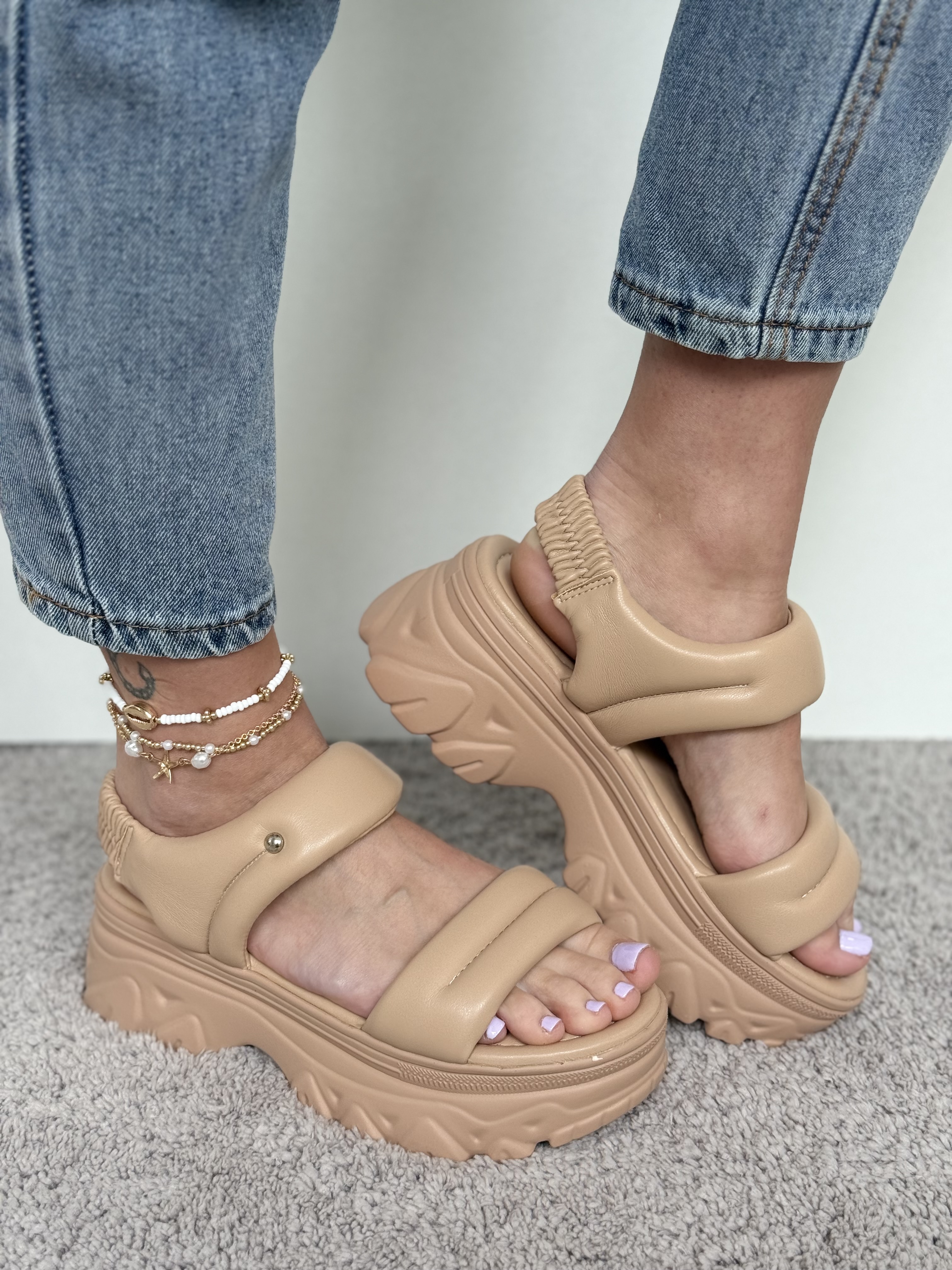 Stilingos smėlio spalvos basutės aukšta platforma (8111-1)
