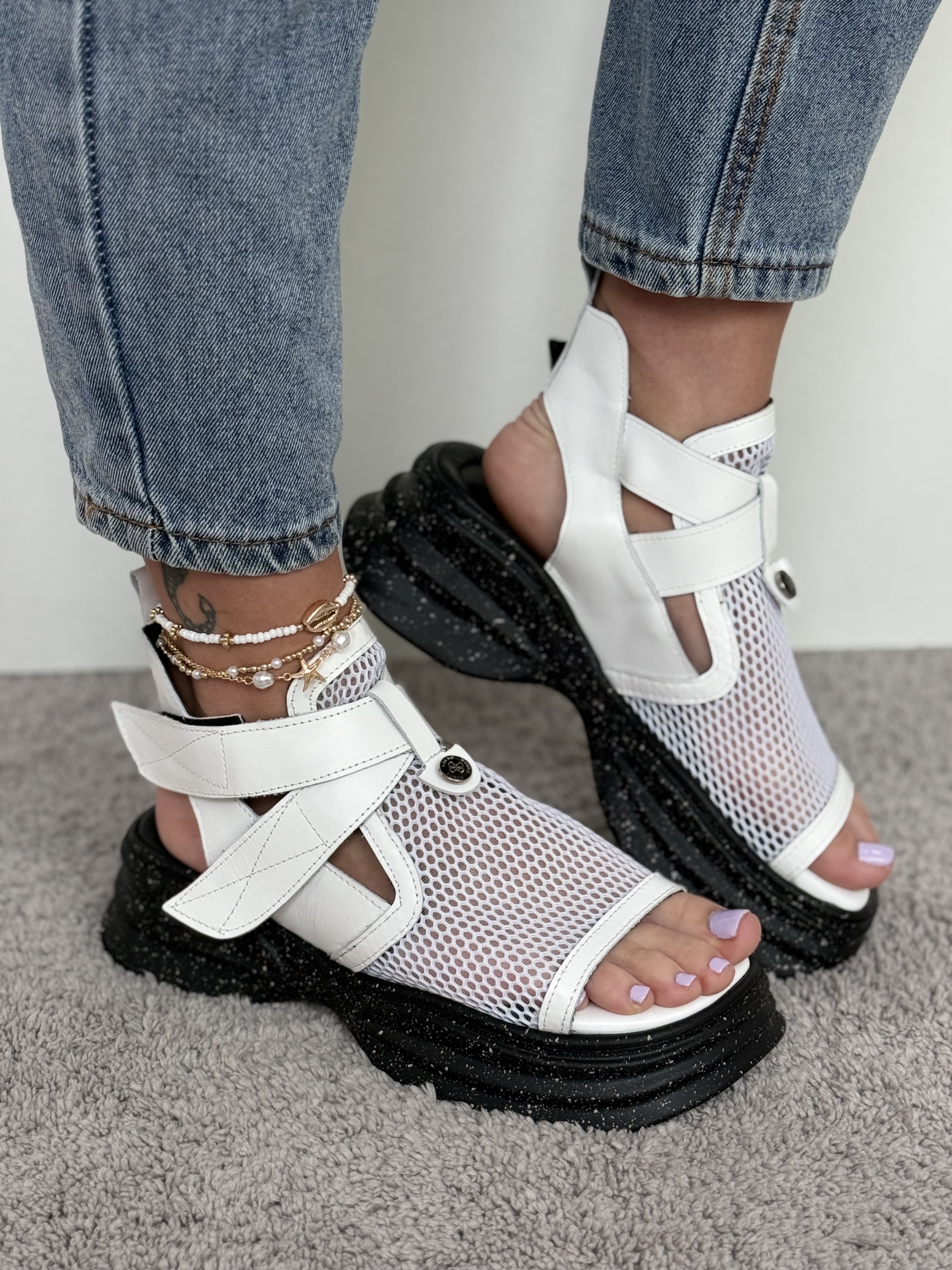 Baltos su tinkleliu basutės (G393309-1)