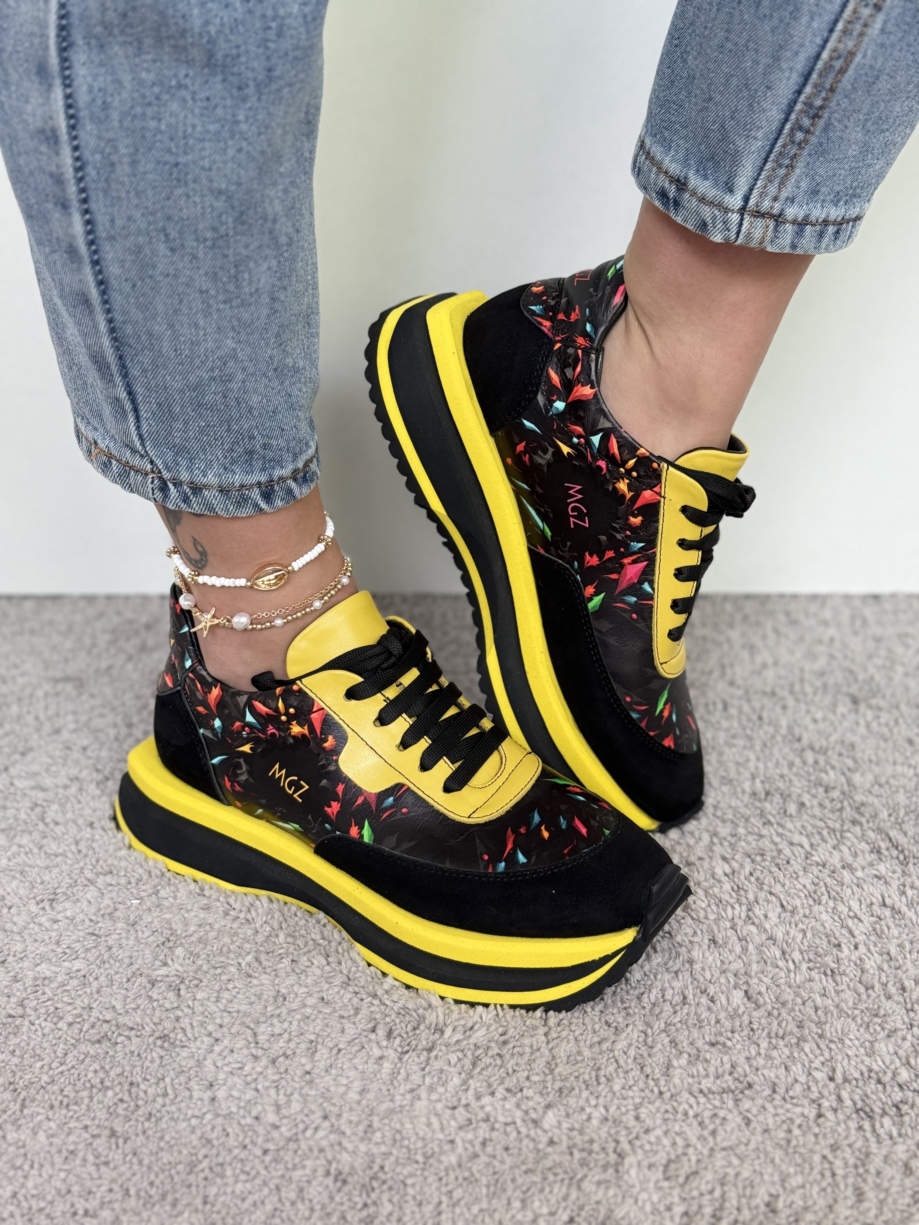 Sportiniai bateliai su geltonais akcentais (348-251-D-S)