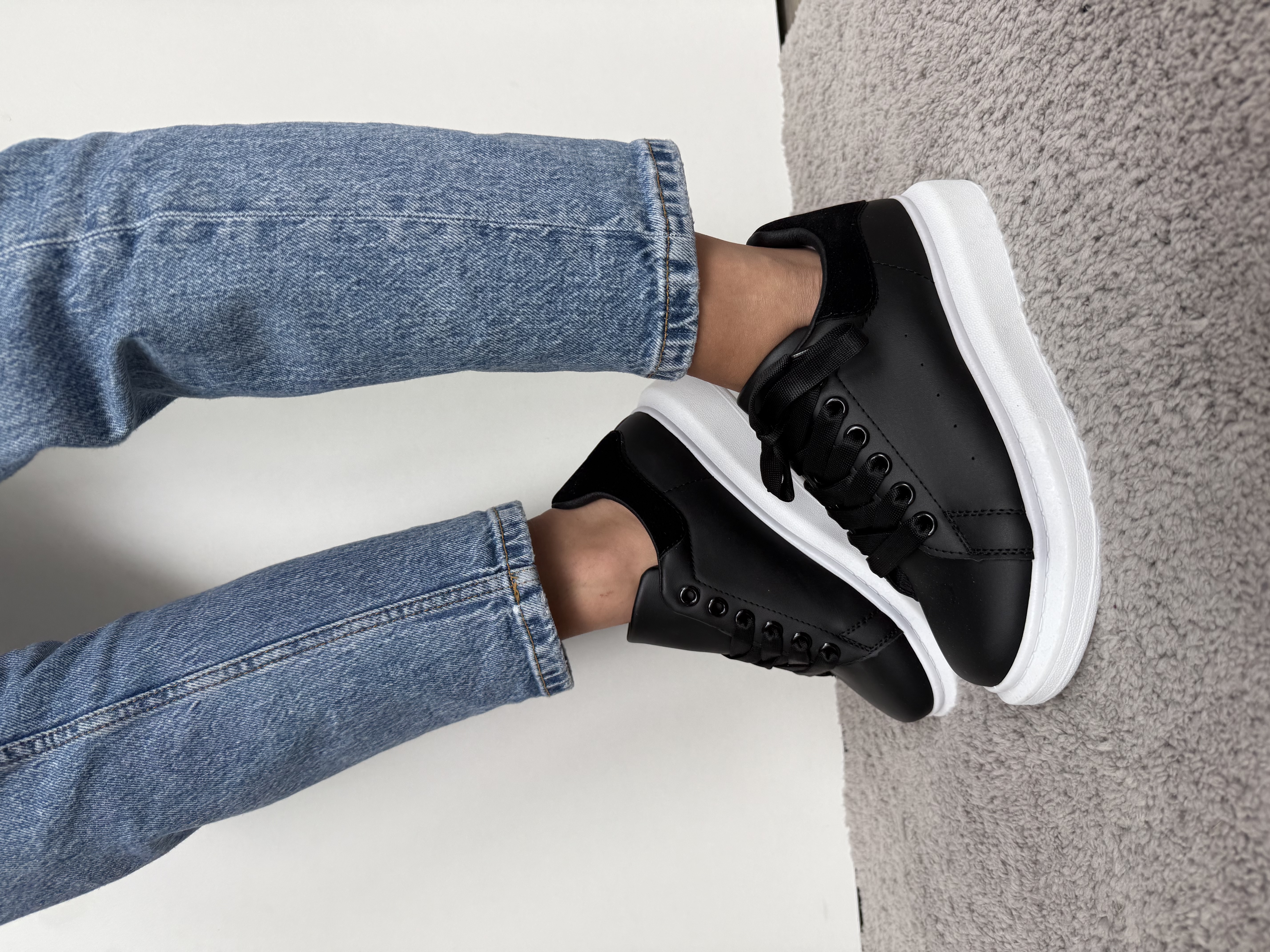 Juodi sportiniai batai su aukštesne platforma (202246)