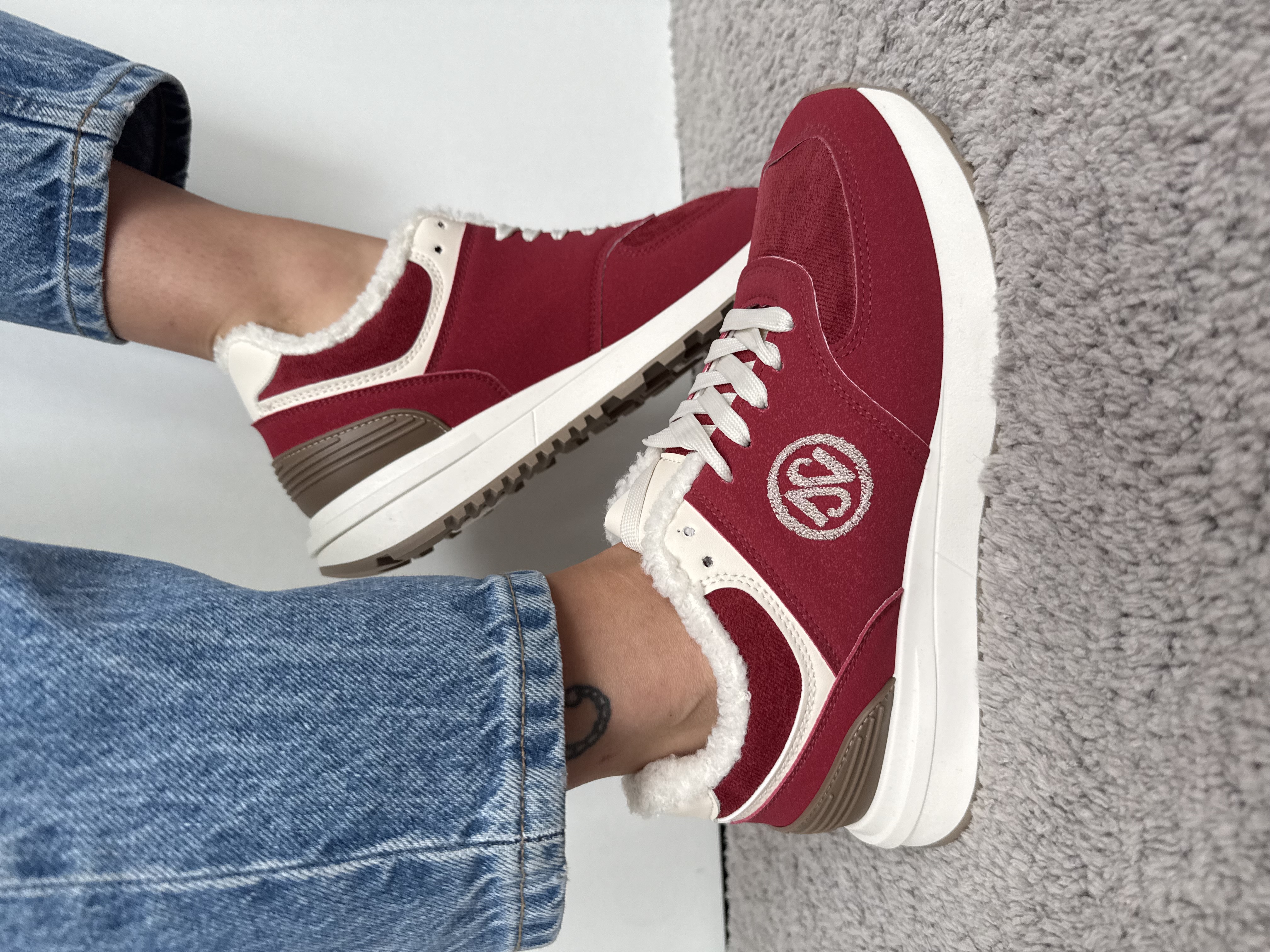 Raudoni laisvalaikio sportbačiai (B2105)