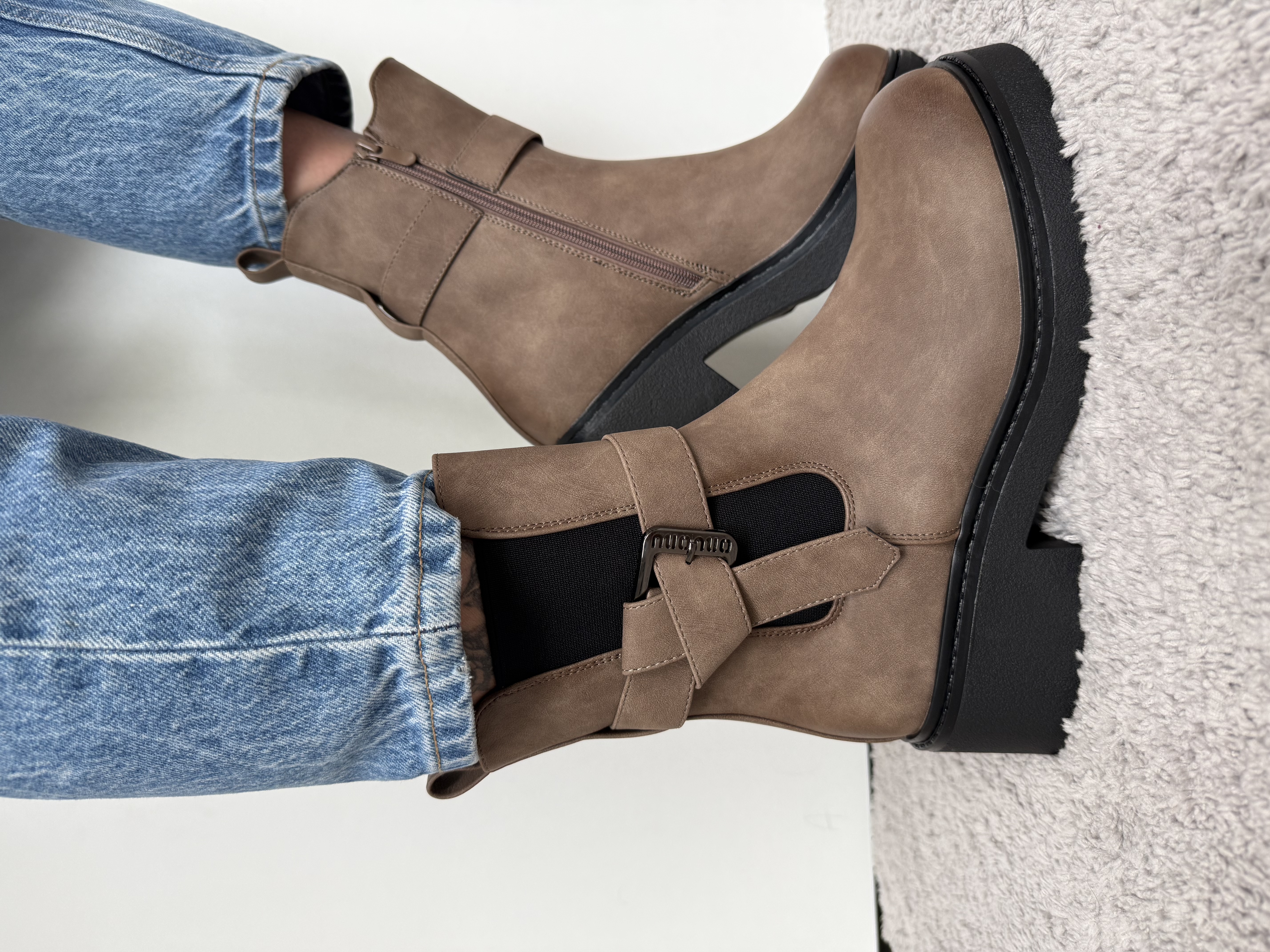 Rudi moteriški aulinukai (6094)