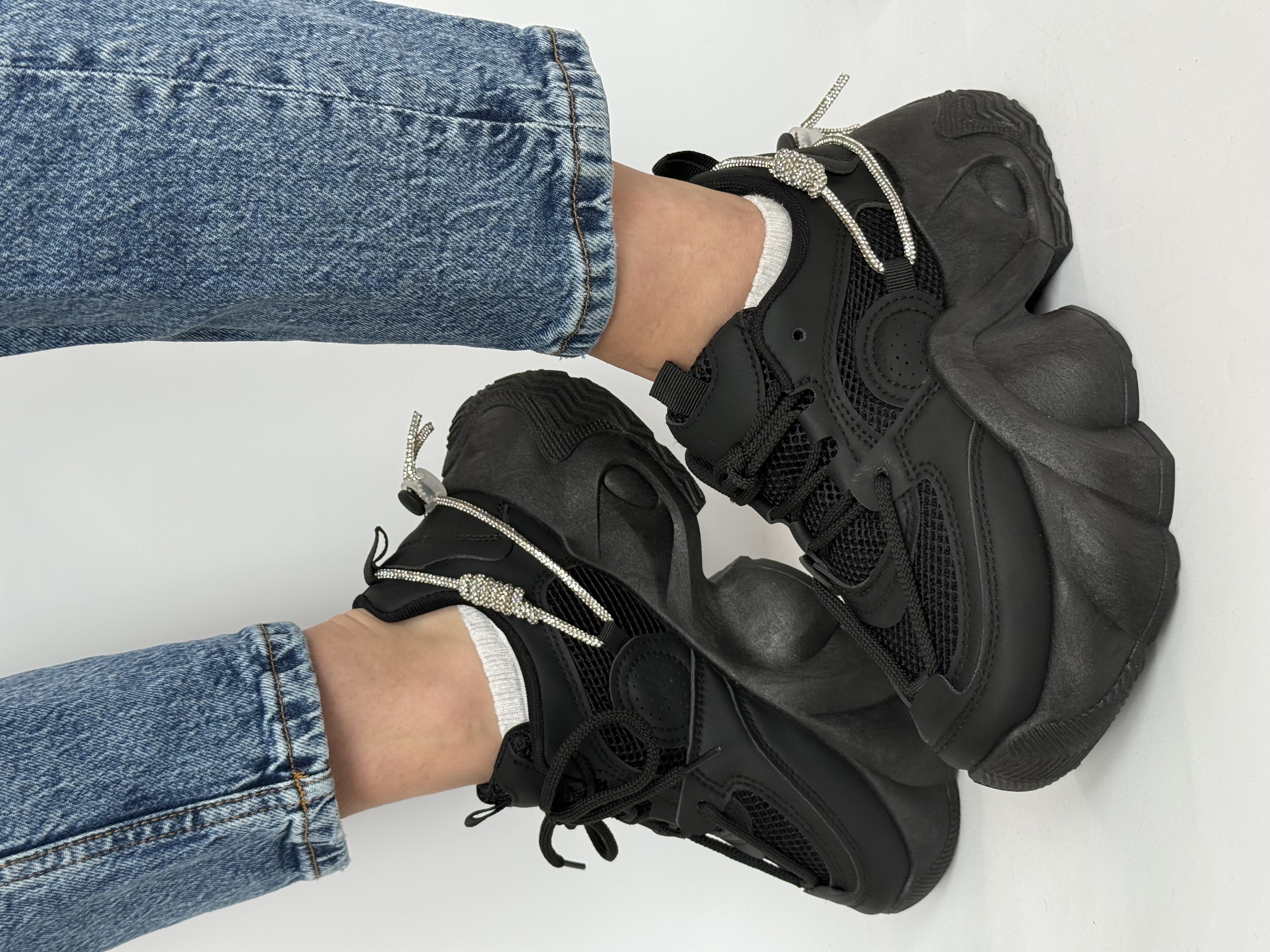 Juodi sportiniai masyviu padu batukai (5083)