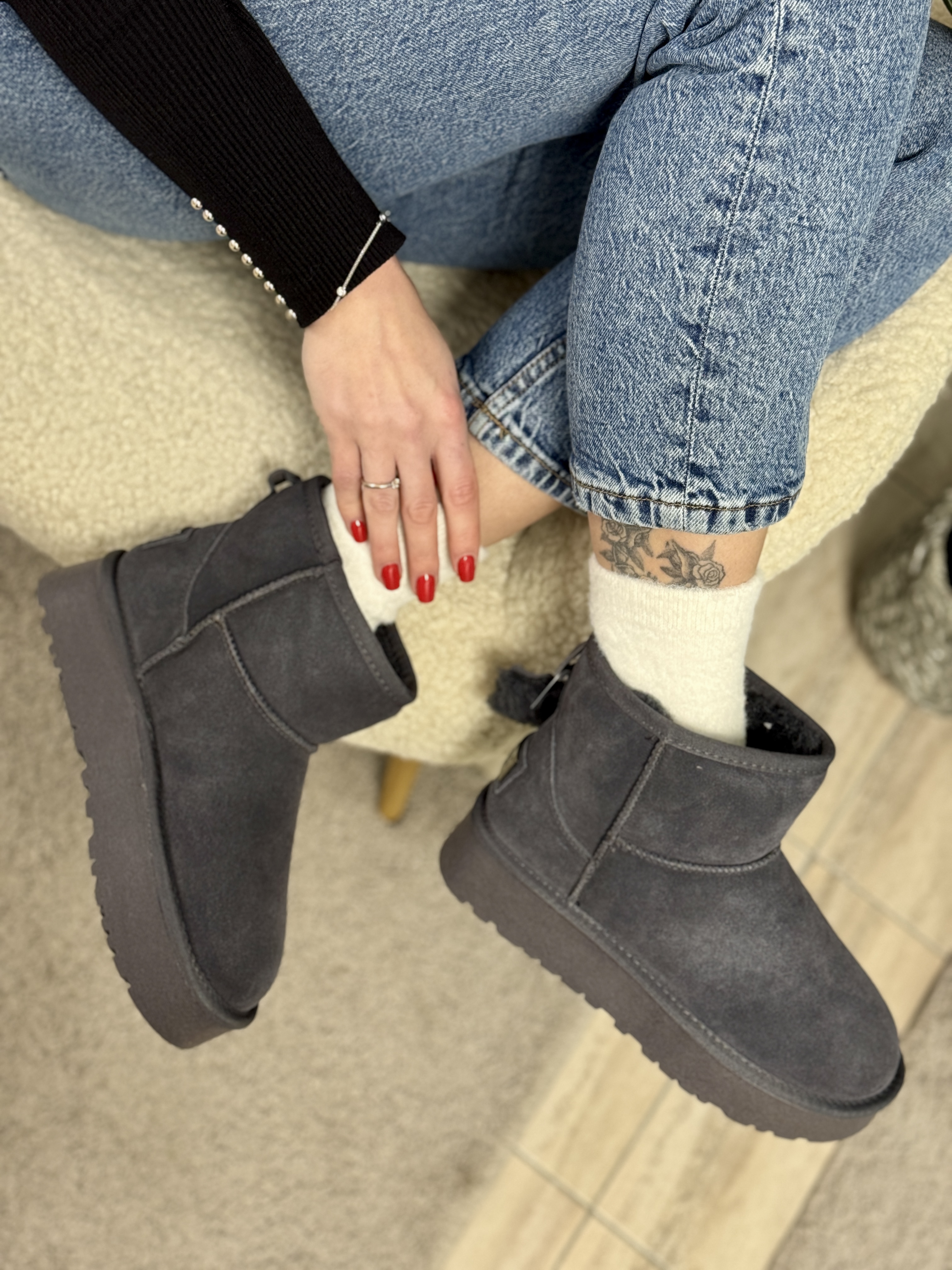 Sniego batai (pilki)