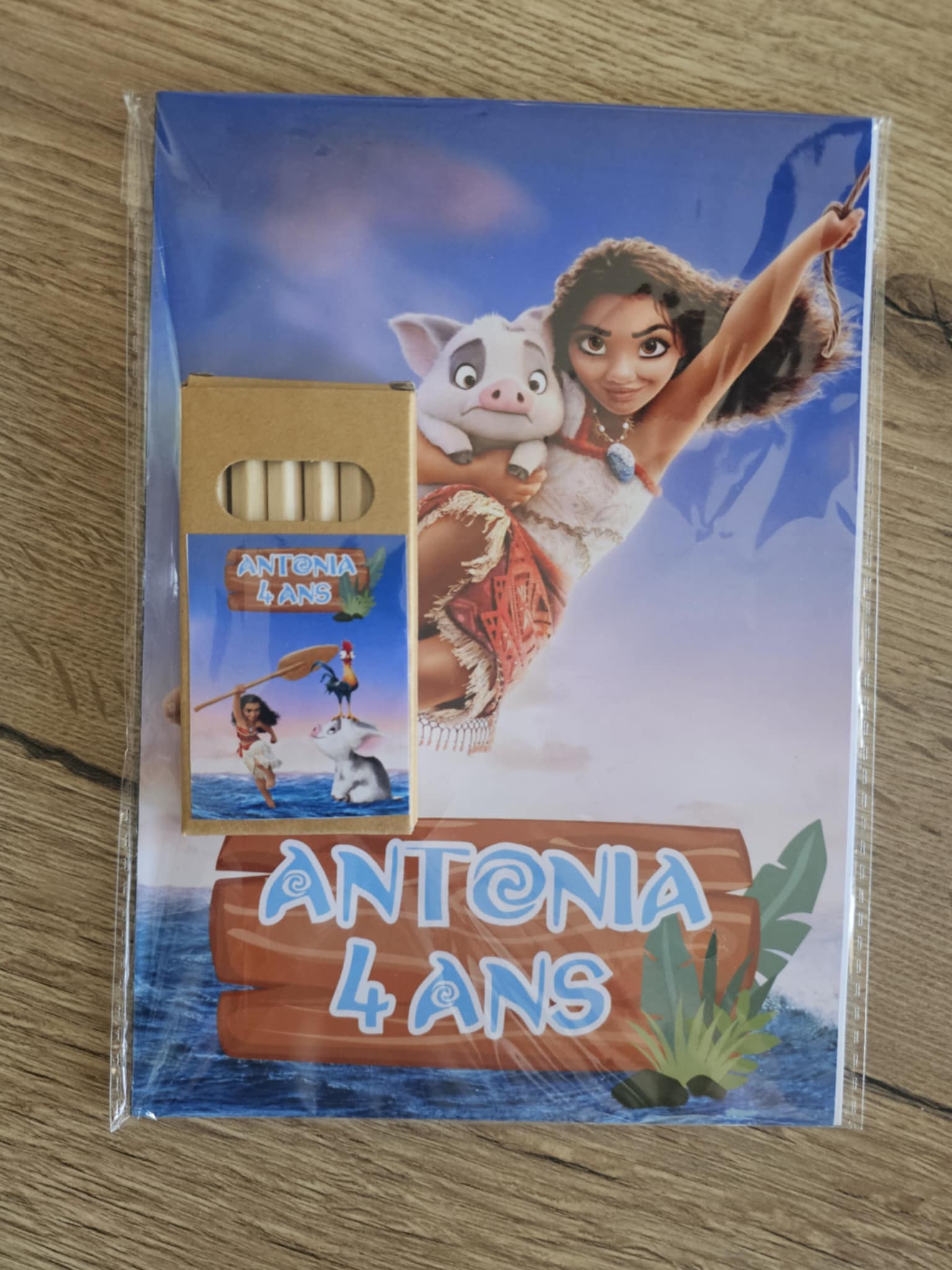 Cahier de coloriage avec crayons